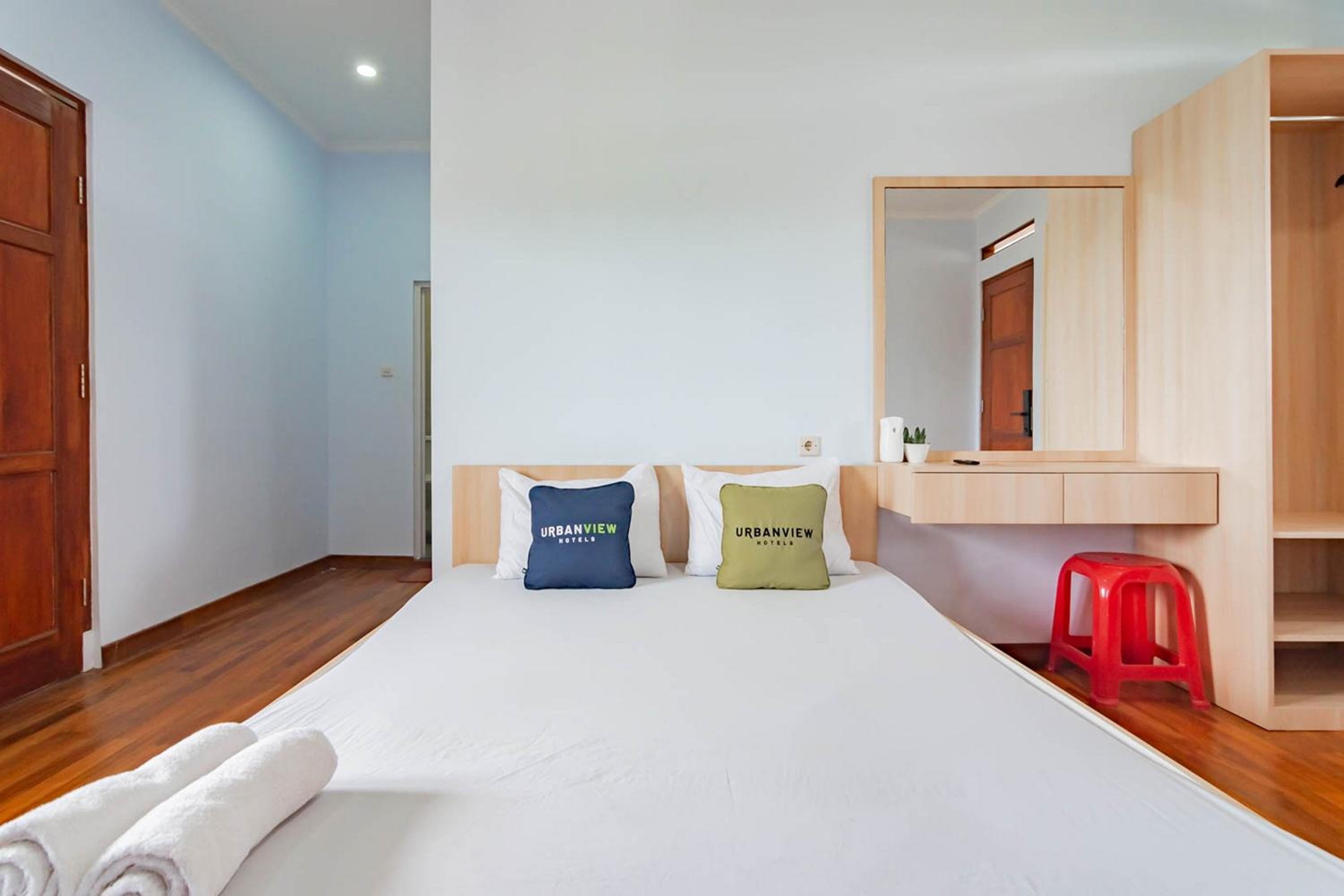 Suite - Photo 11