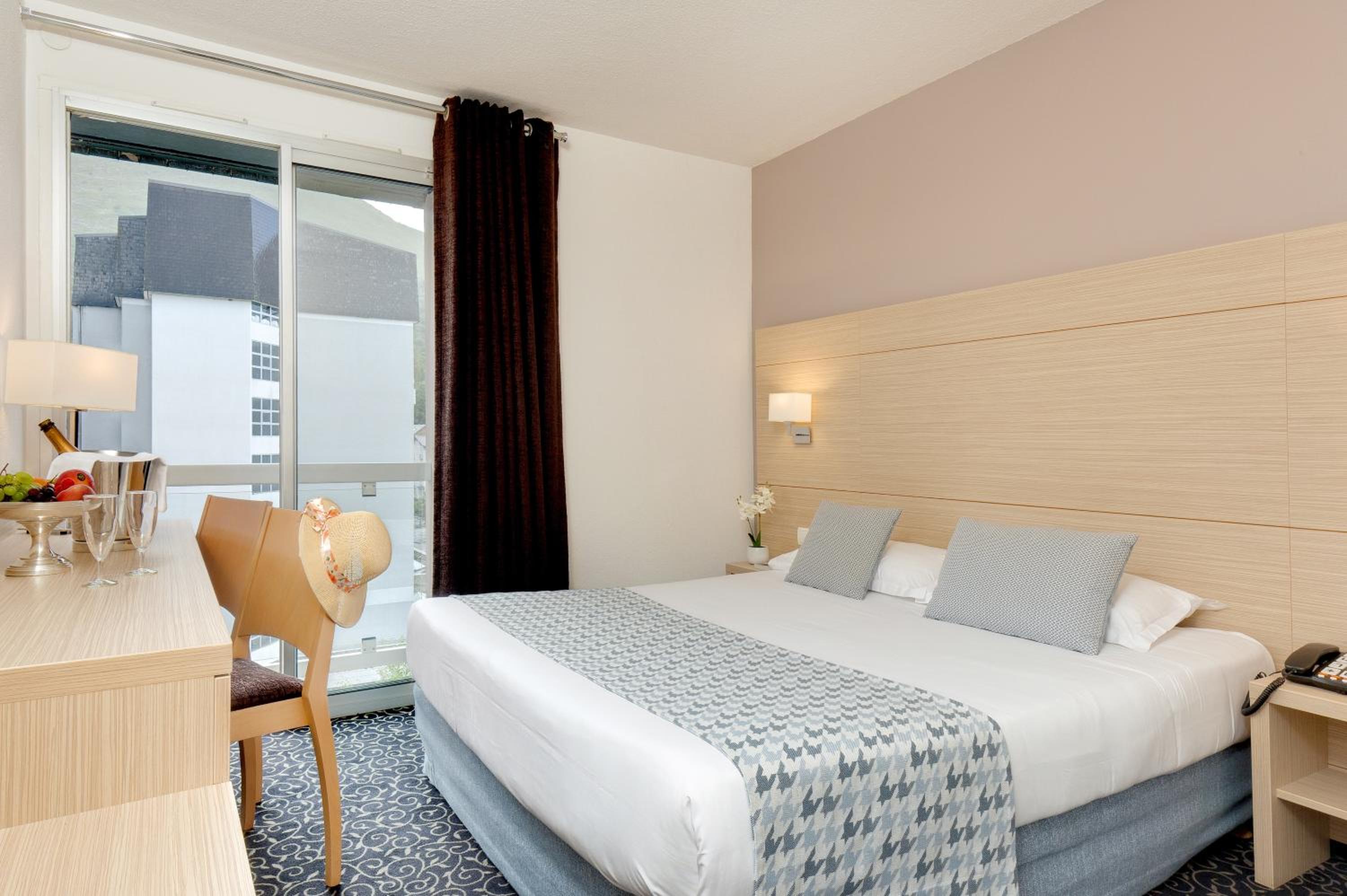 Double Room - Photo 3
