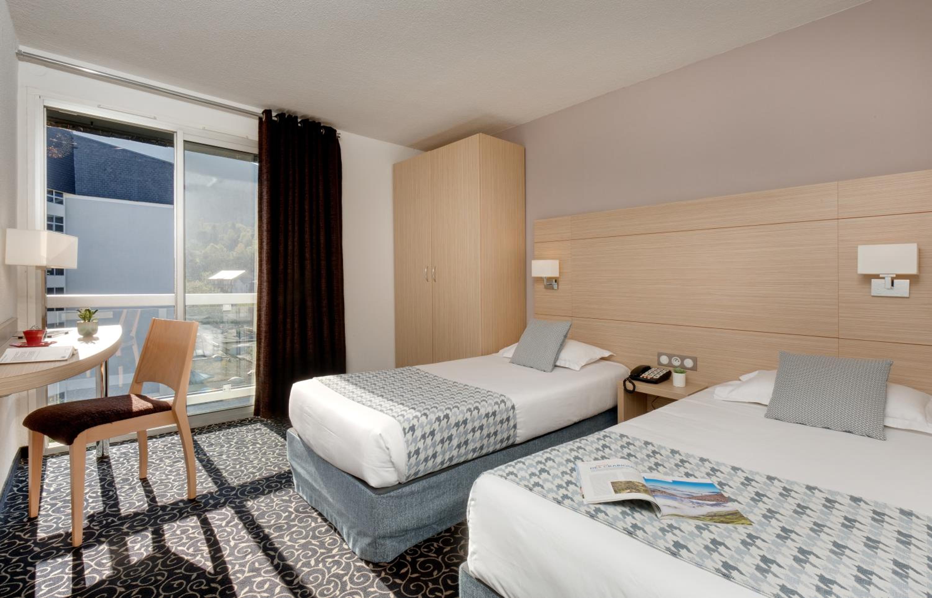 Twin Room - Photo 1