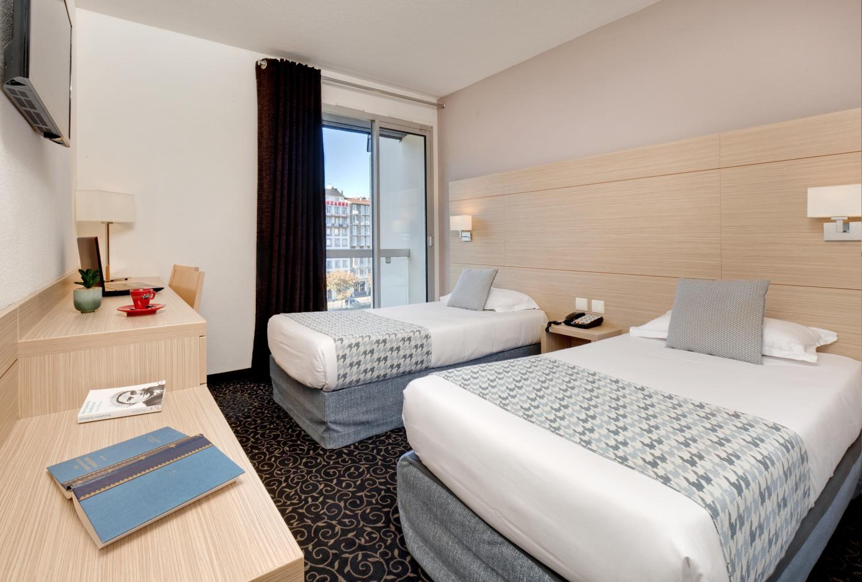 Twin Room - Photo 6