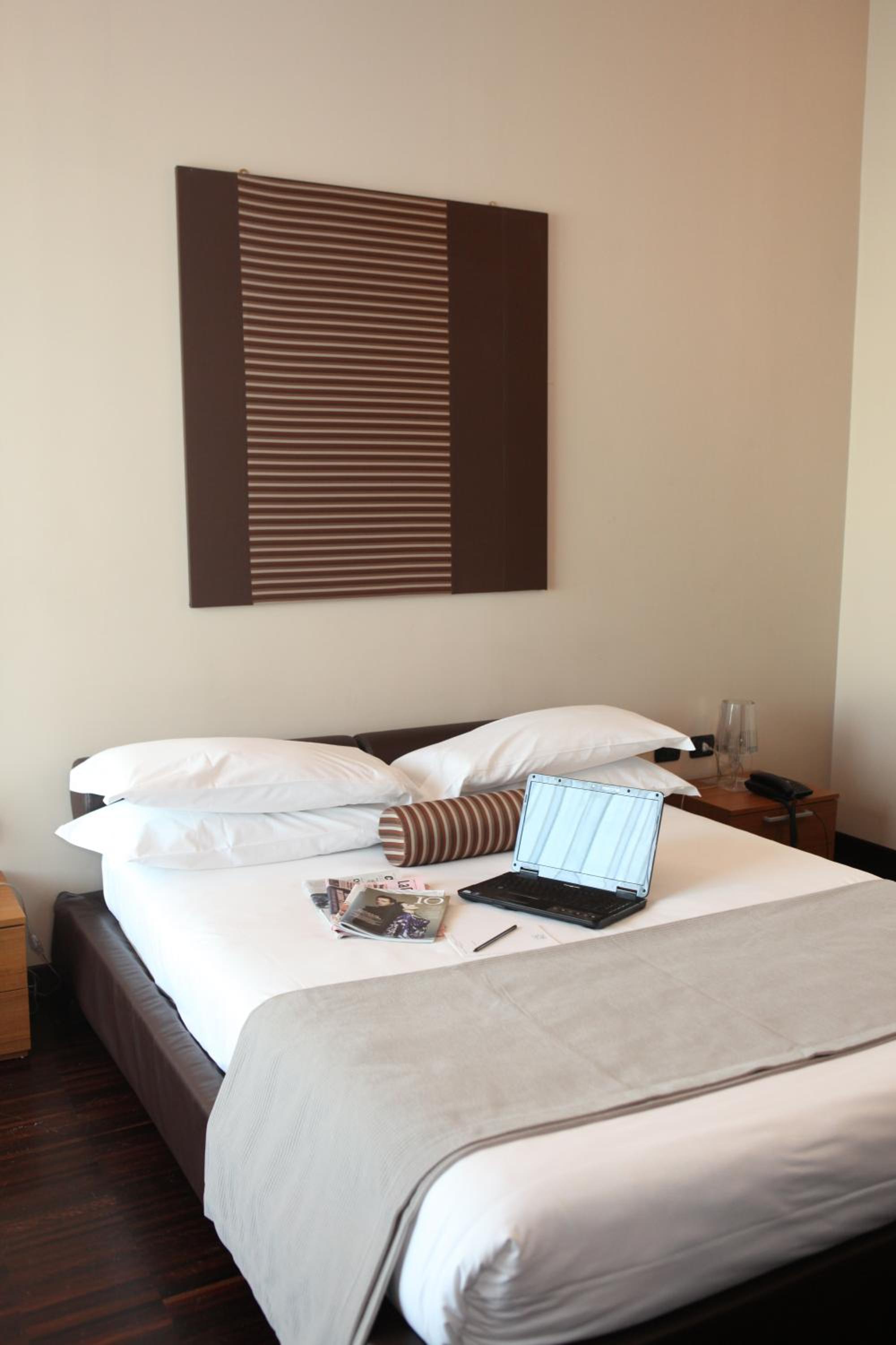 Double Room - Photo 12