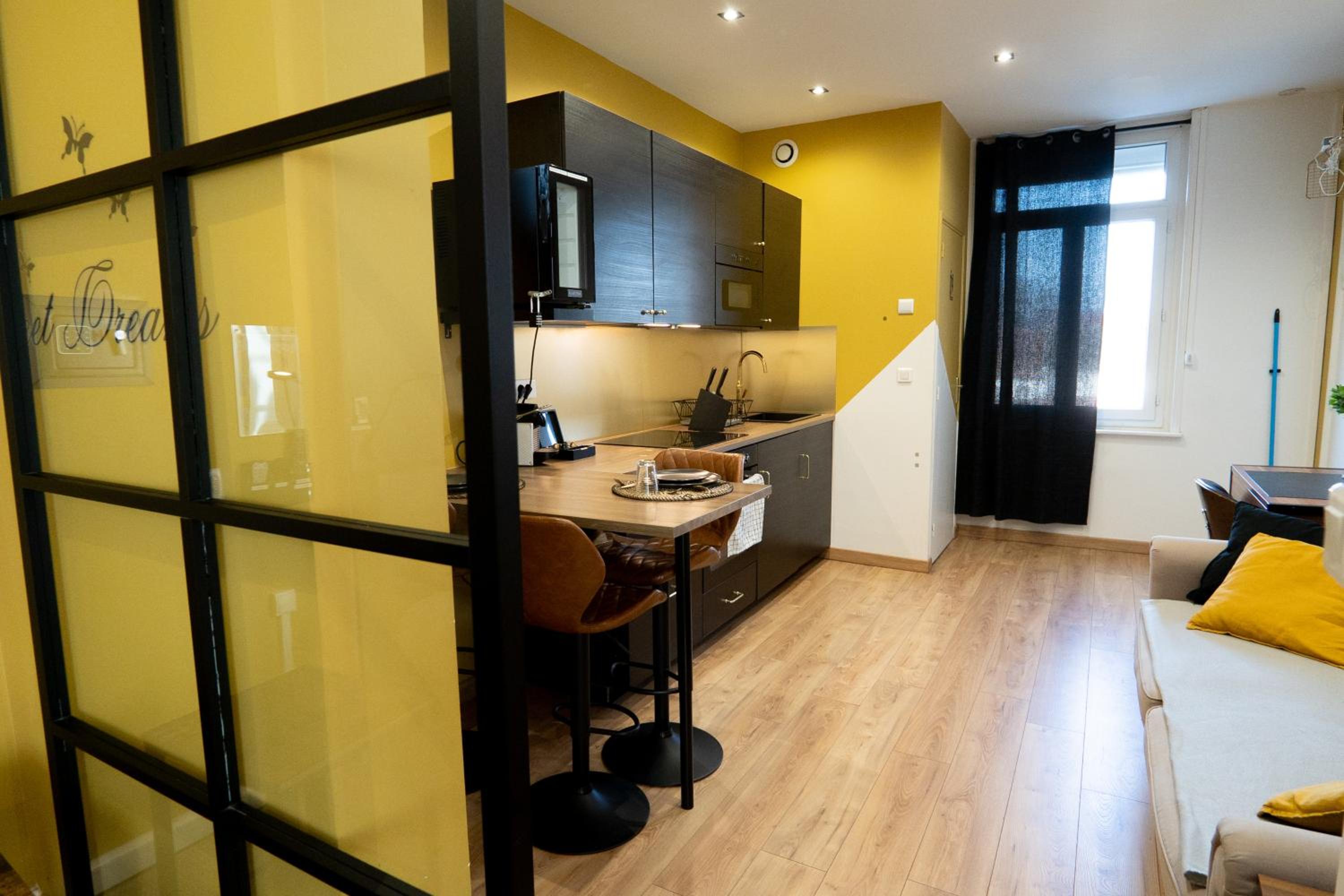 Apartment - Photo 4