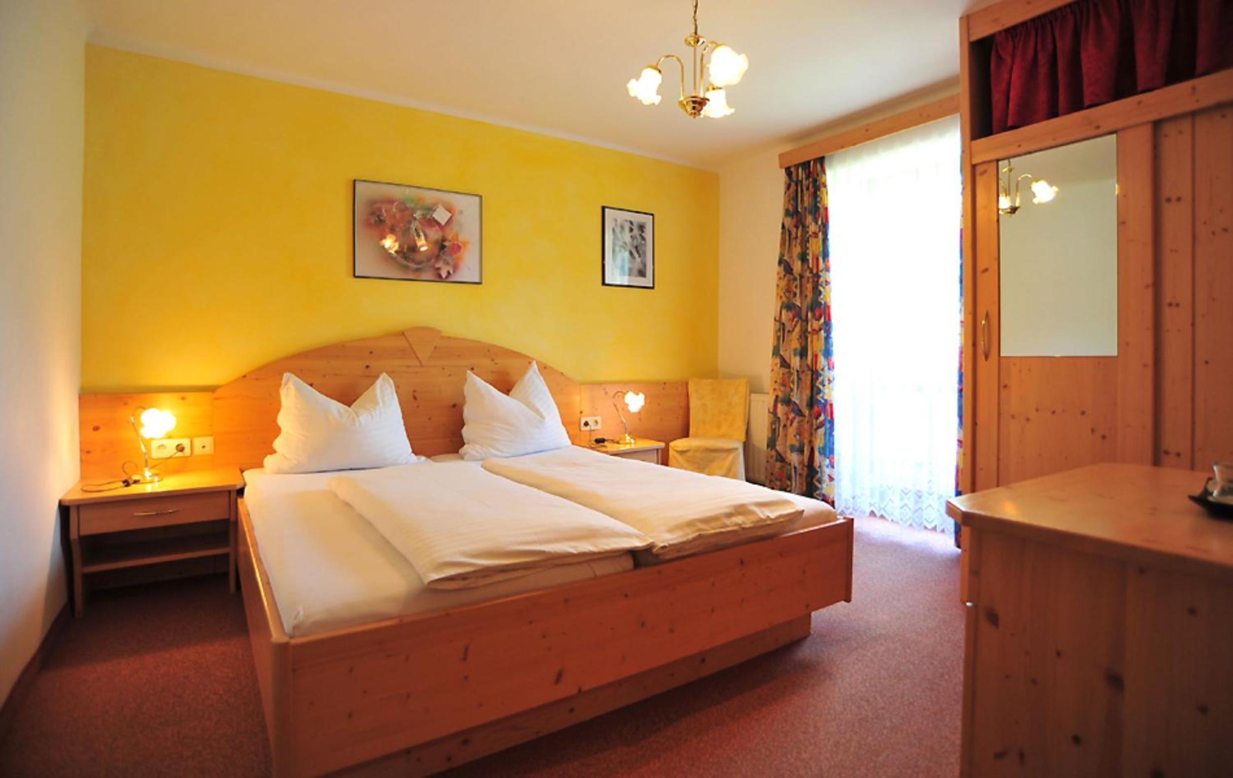 One-Bedroom Apartment with Balcony