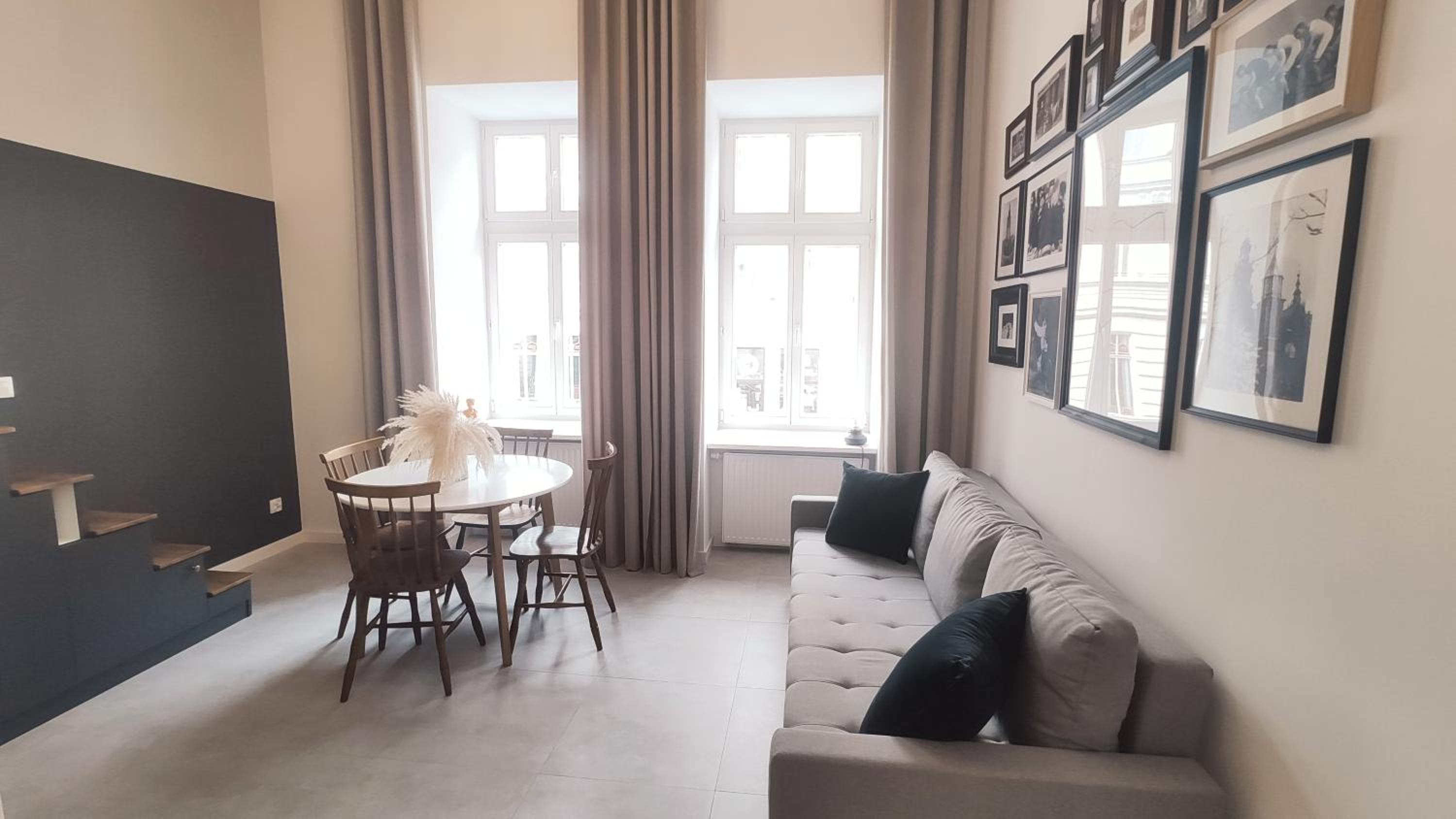 Apartment - Photo 2
