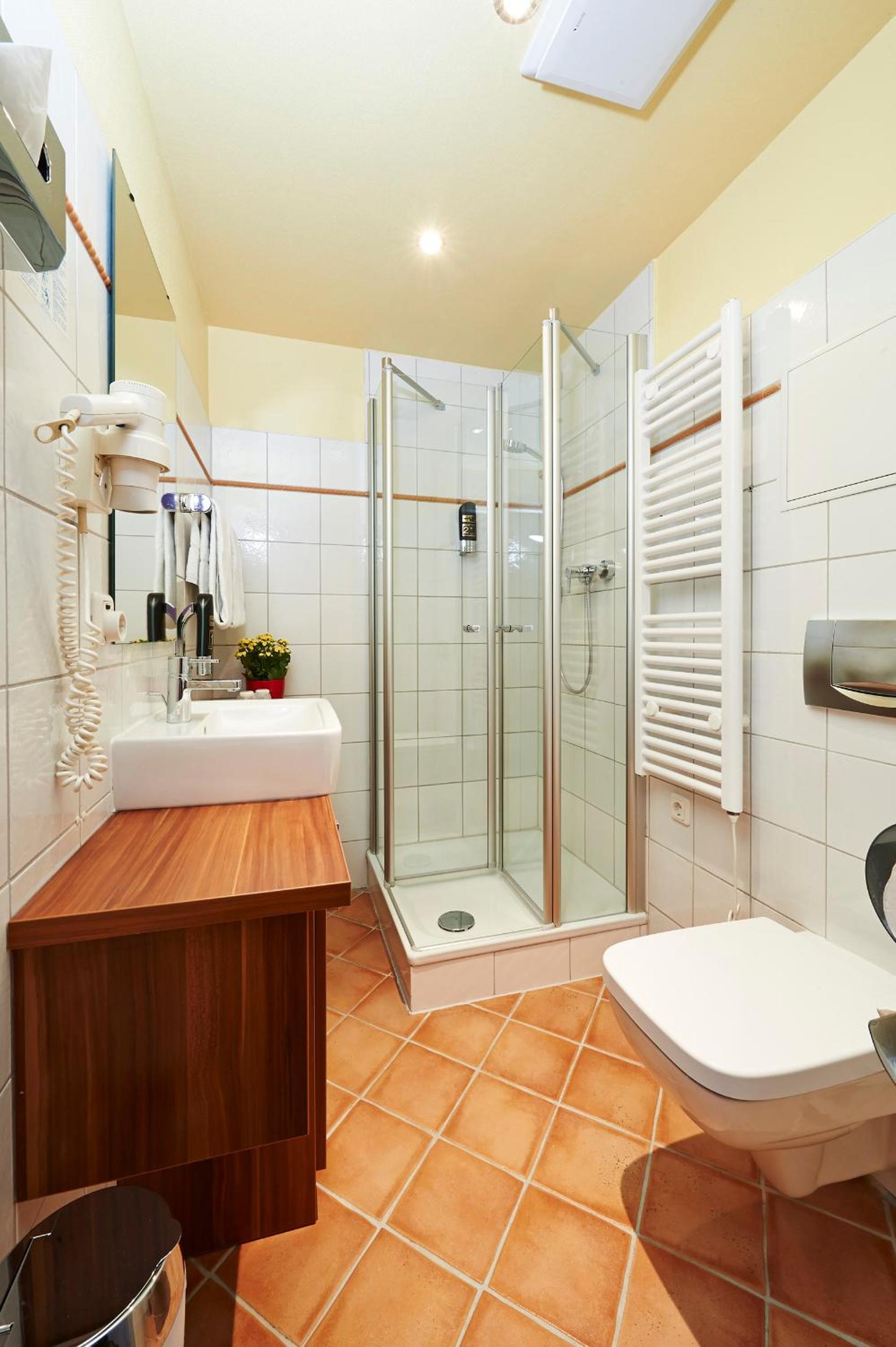 Double Room - Photo 8