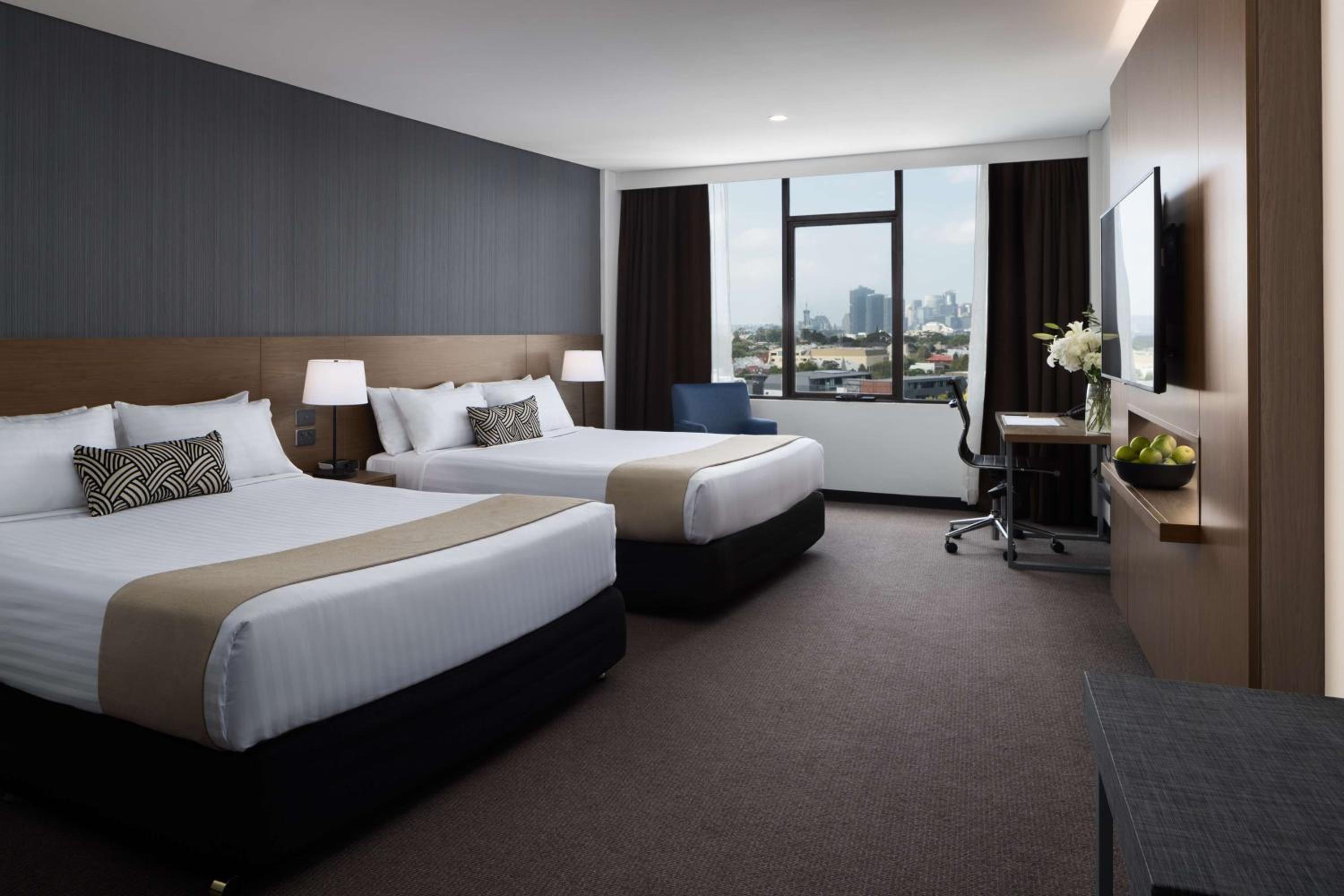 Superior Twin Room with Two Queen Beds - Photo 3