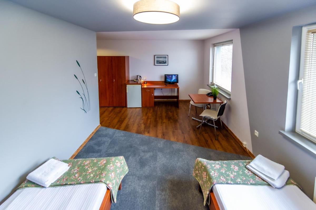 Double Room with Private Bathroom - Photo 2