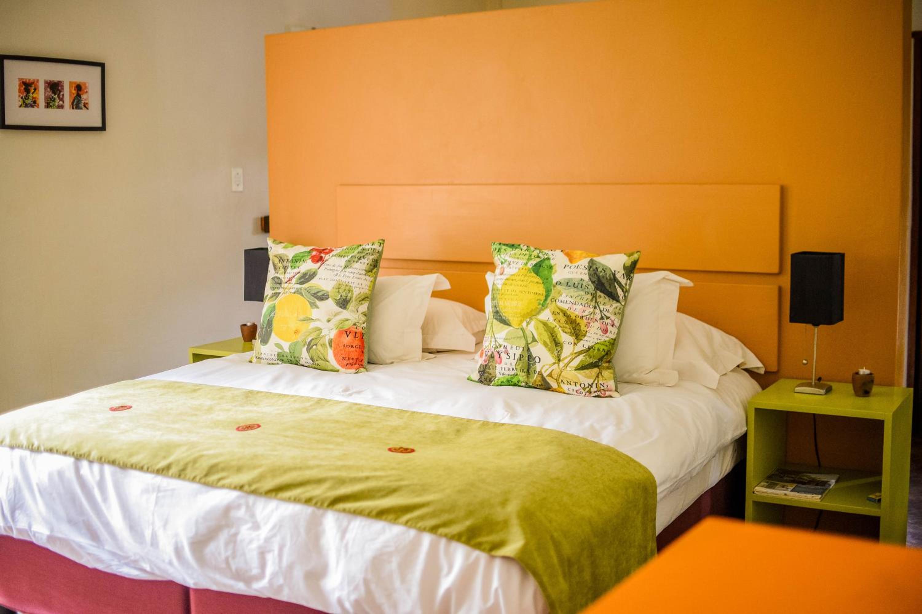 Two-Bedroom Suite (4 Adults + 1 Child) - Photo 12