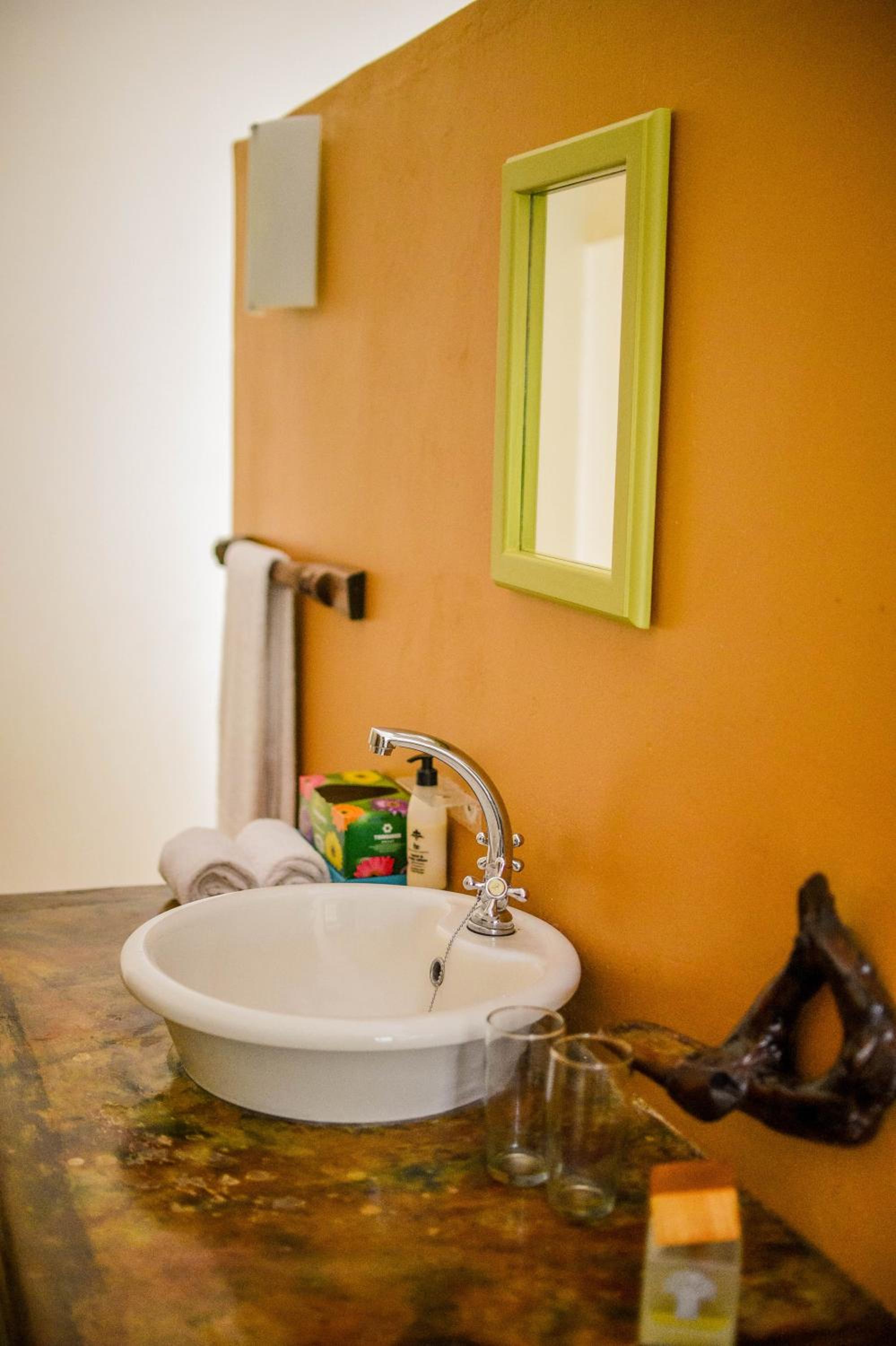 Two-Bedroom Suite (4 Adults + 1 Child) - Photo 10
