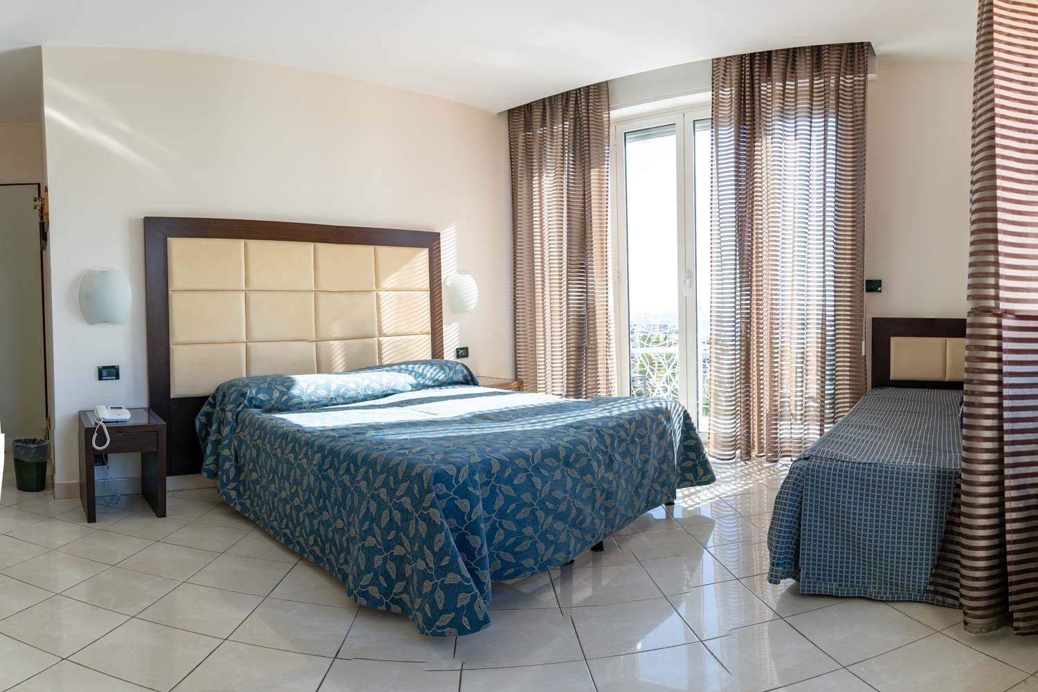 Standard Triple Room photo 2