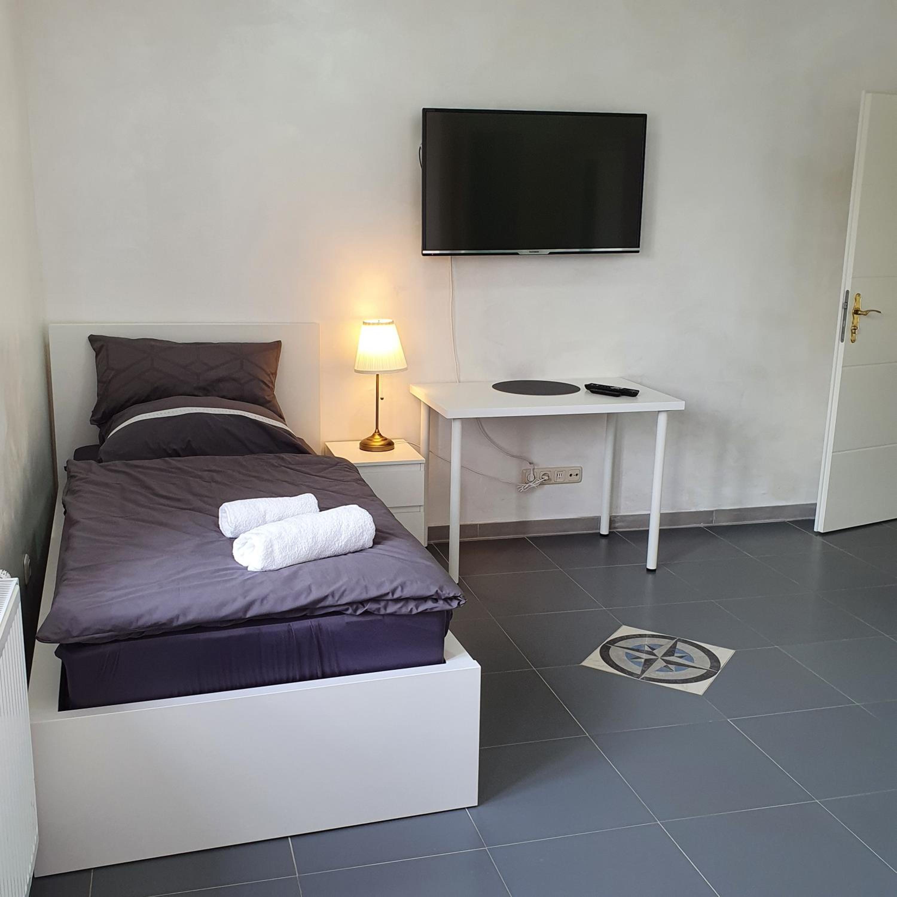 Triple Room with Private Bathroom photo 2