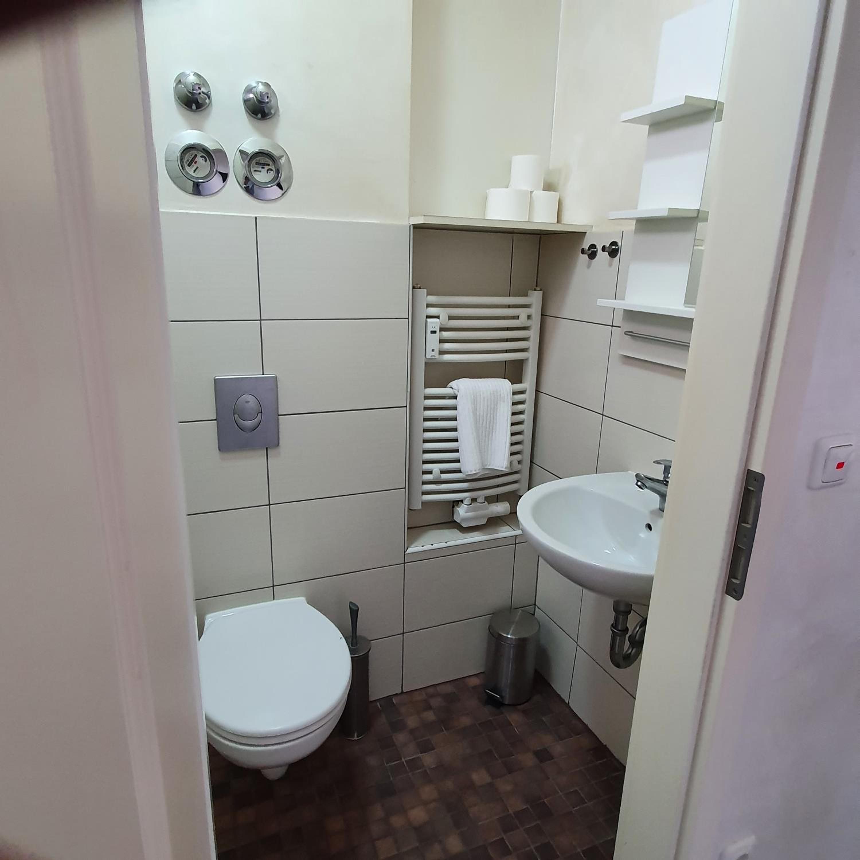 Double Room with Private Bathroom photo 3