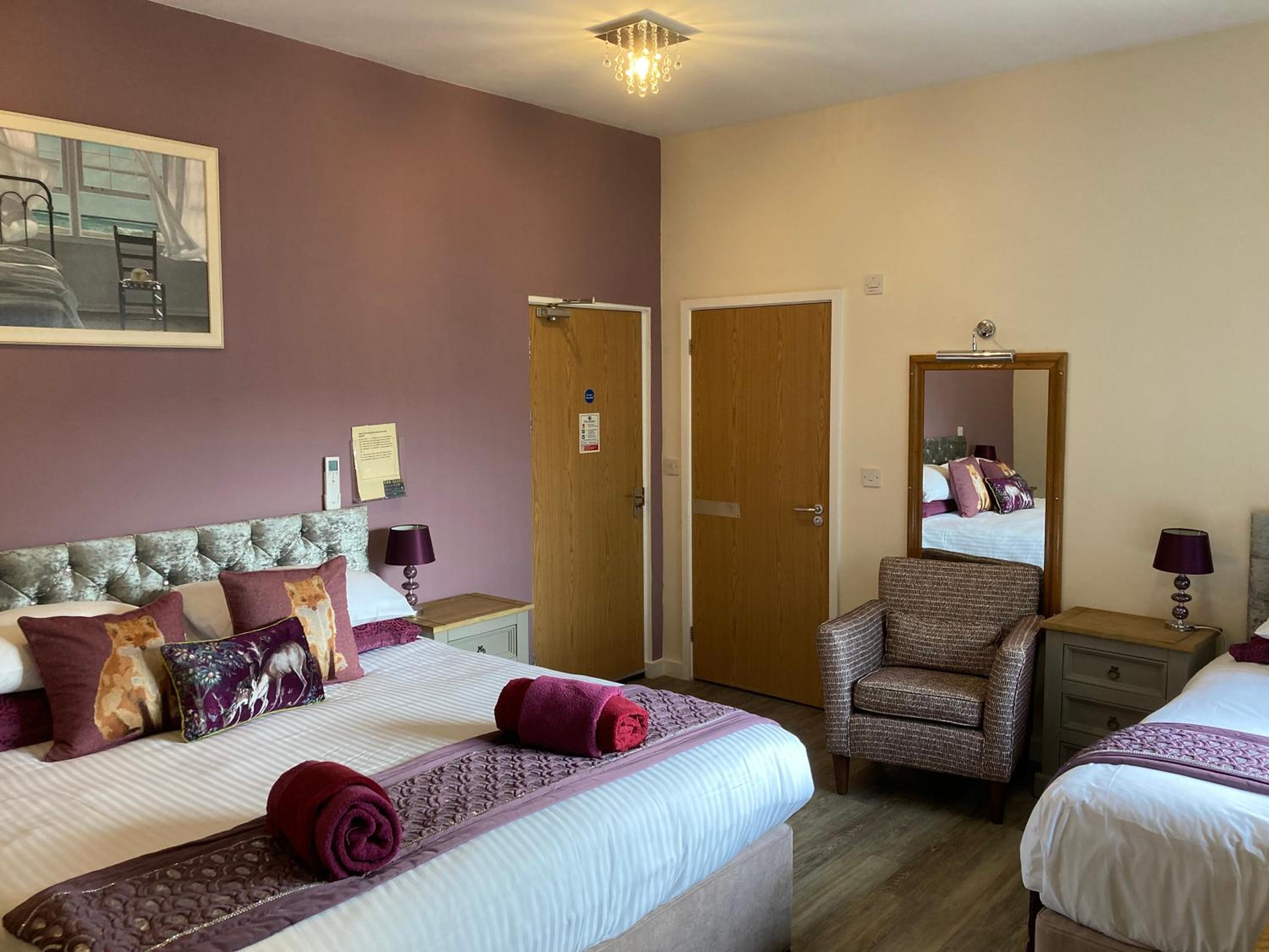 Deluxe Large Family Room on Ground Floor - Photo 4