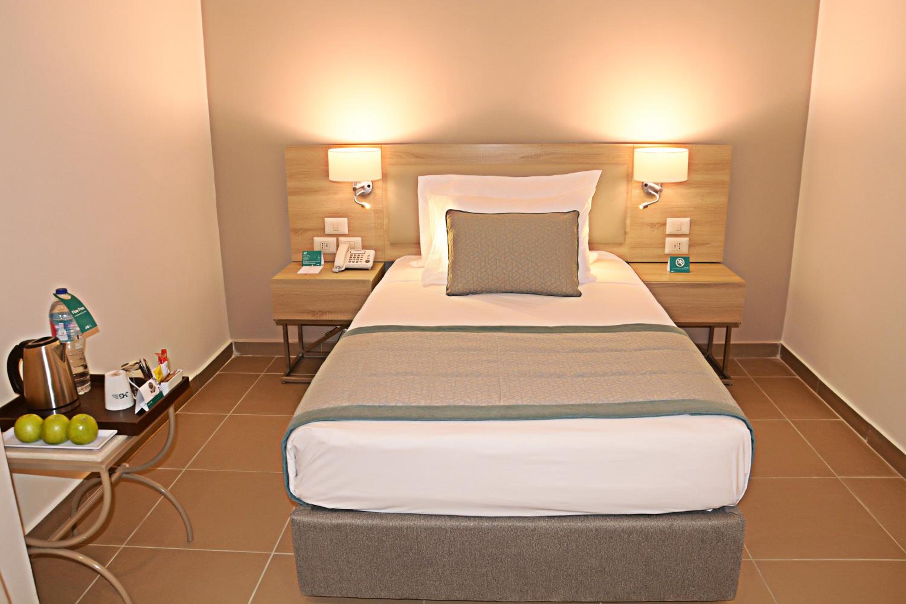 Standard, Single Bed, Garden View