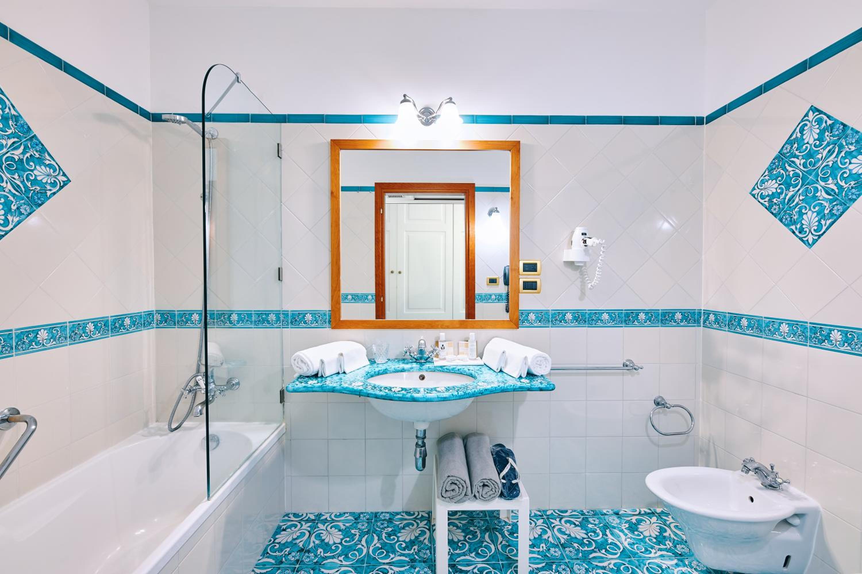 Superior Room - Hotel  - Photo 2