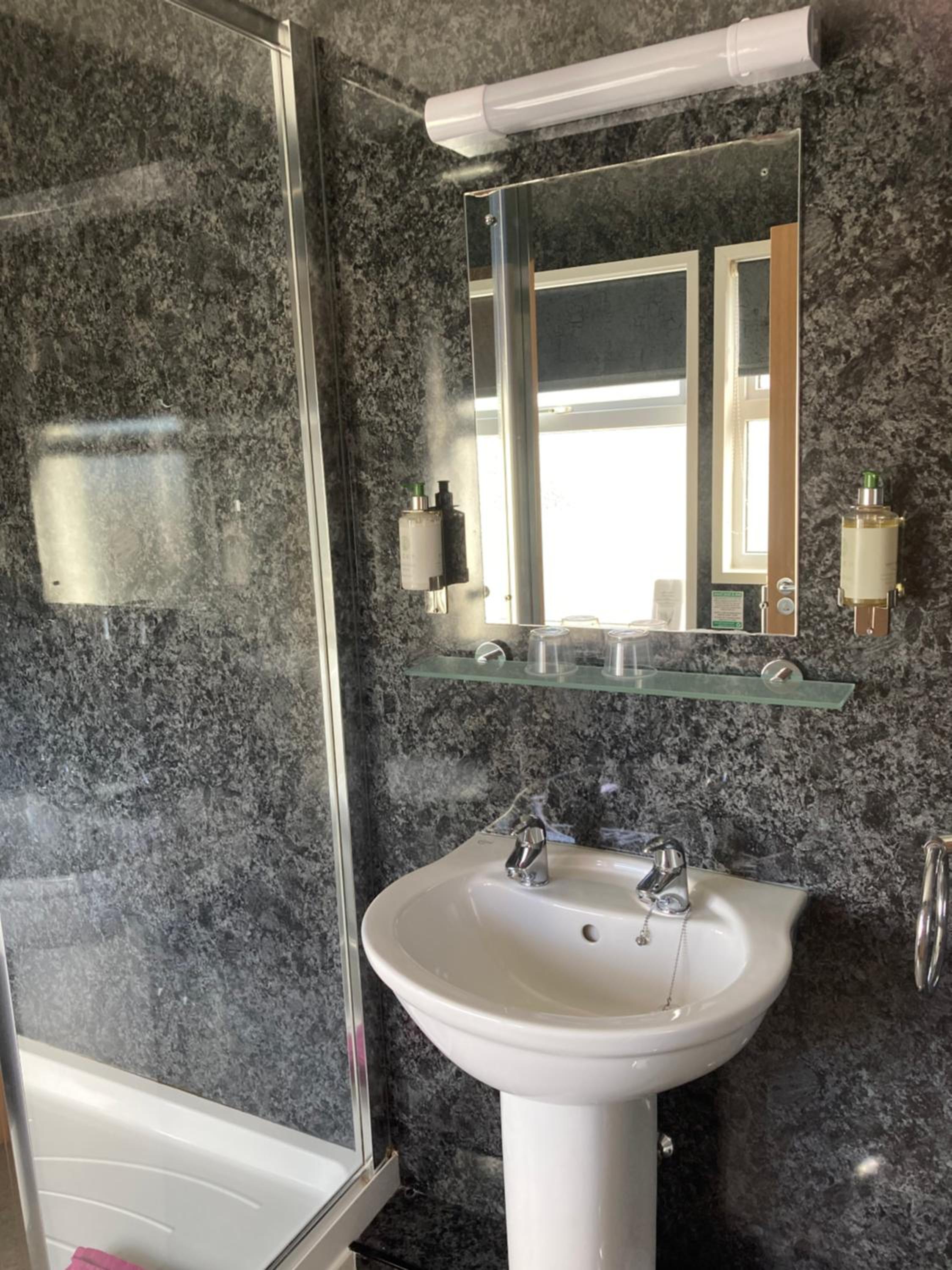 Family Suite - Photo 12