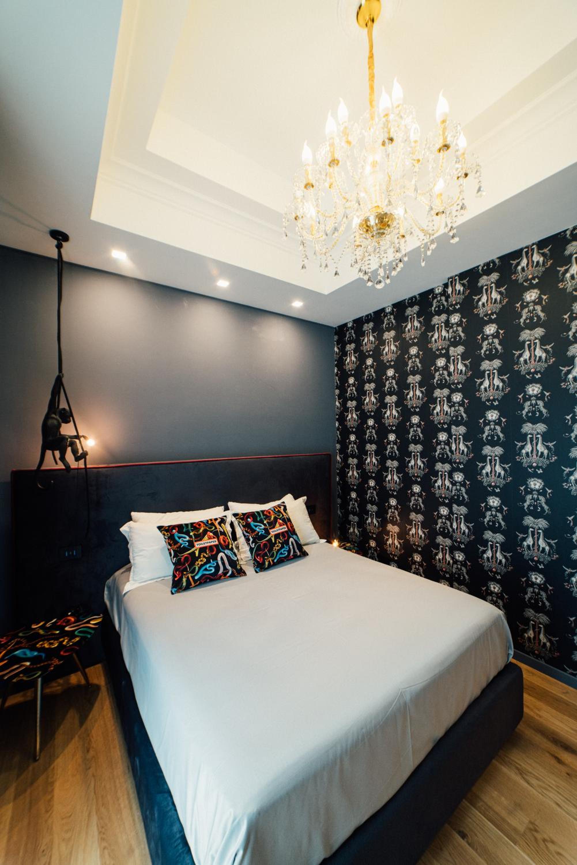 Double Room with Balcony - Photo 6