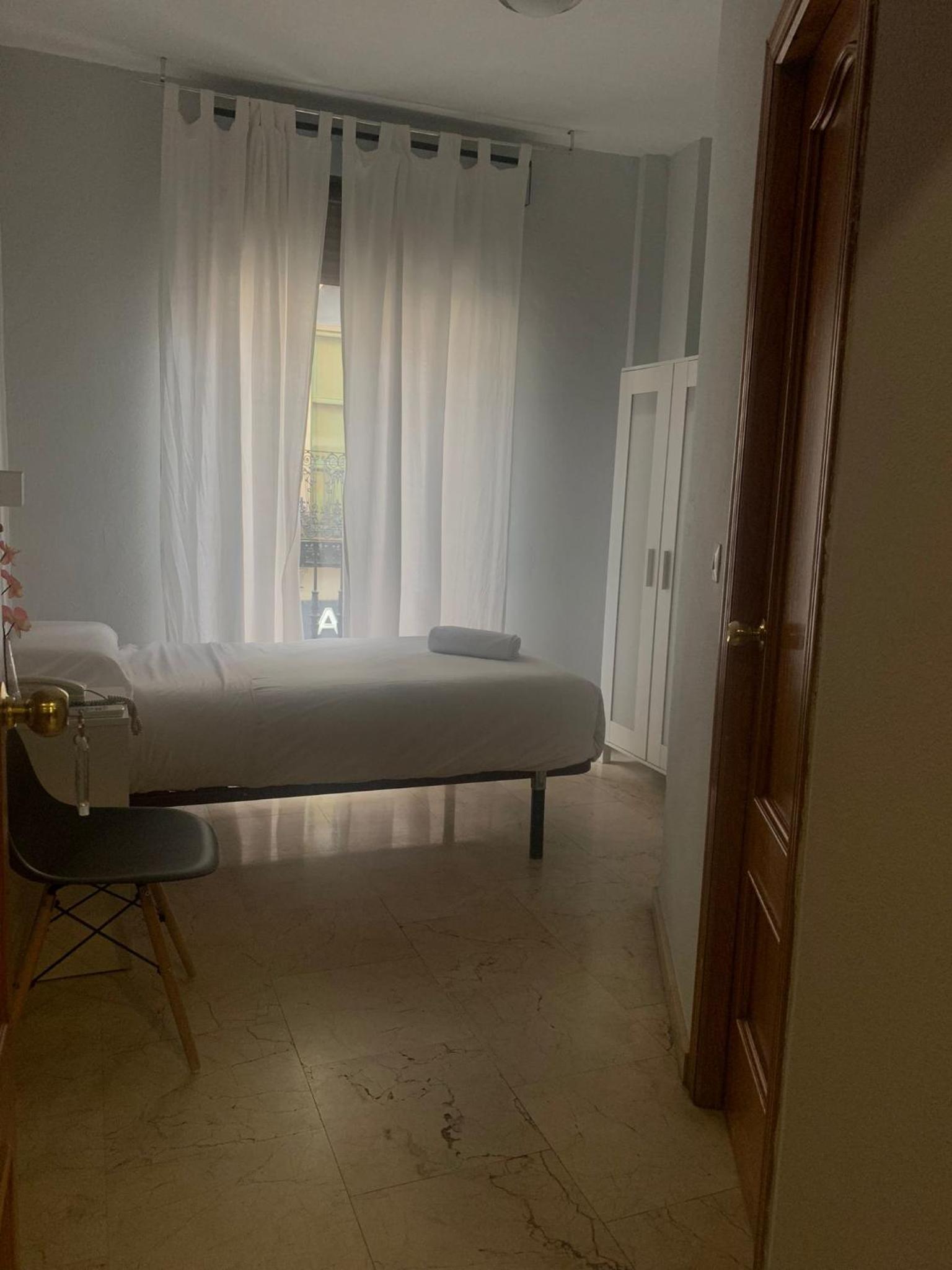 Habitación Sencilla con Balcón