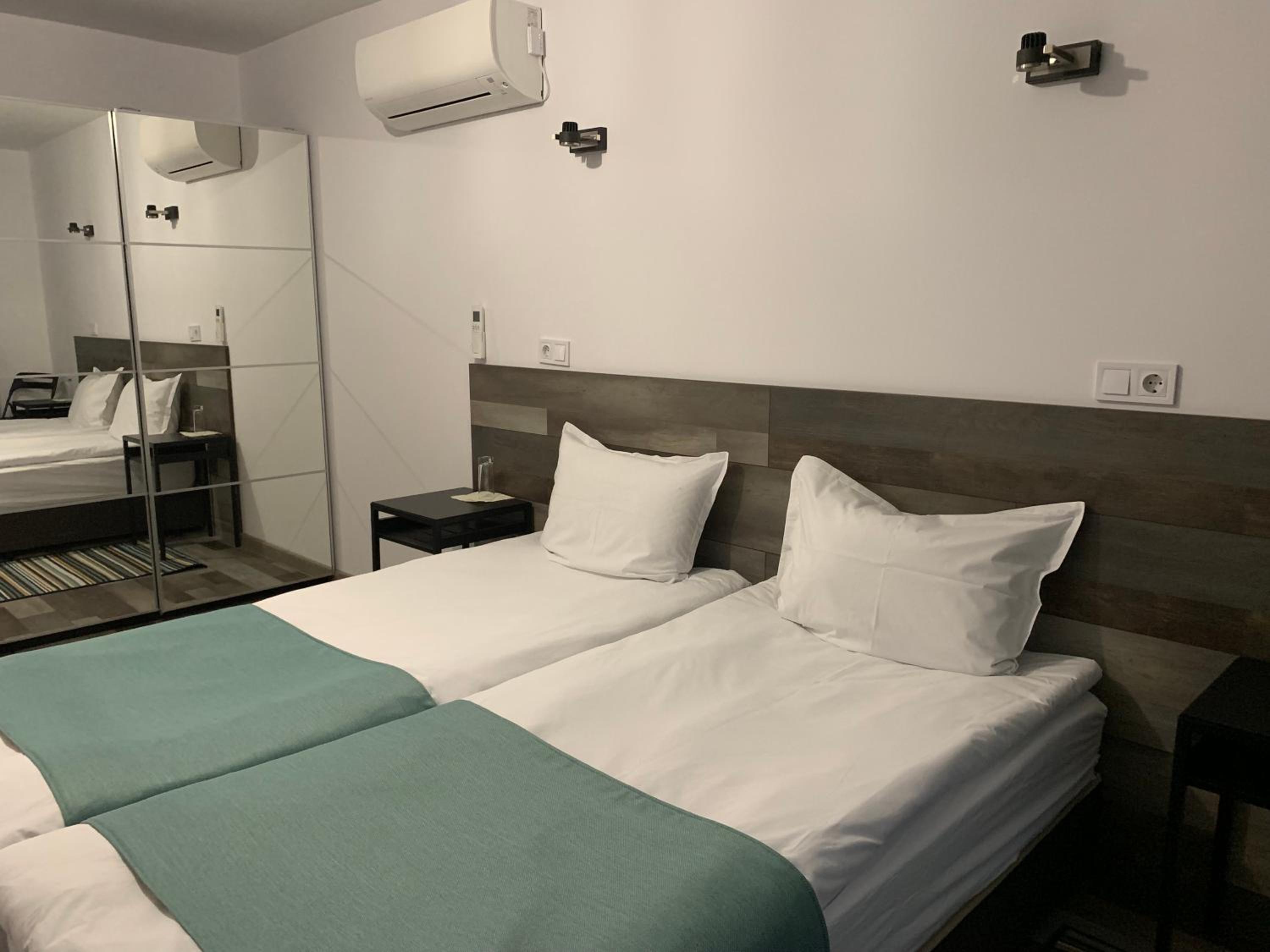 Standard Double or Twin Room photo 1