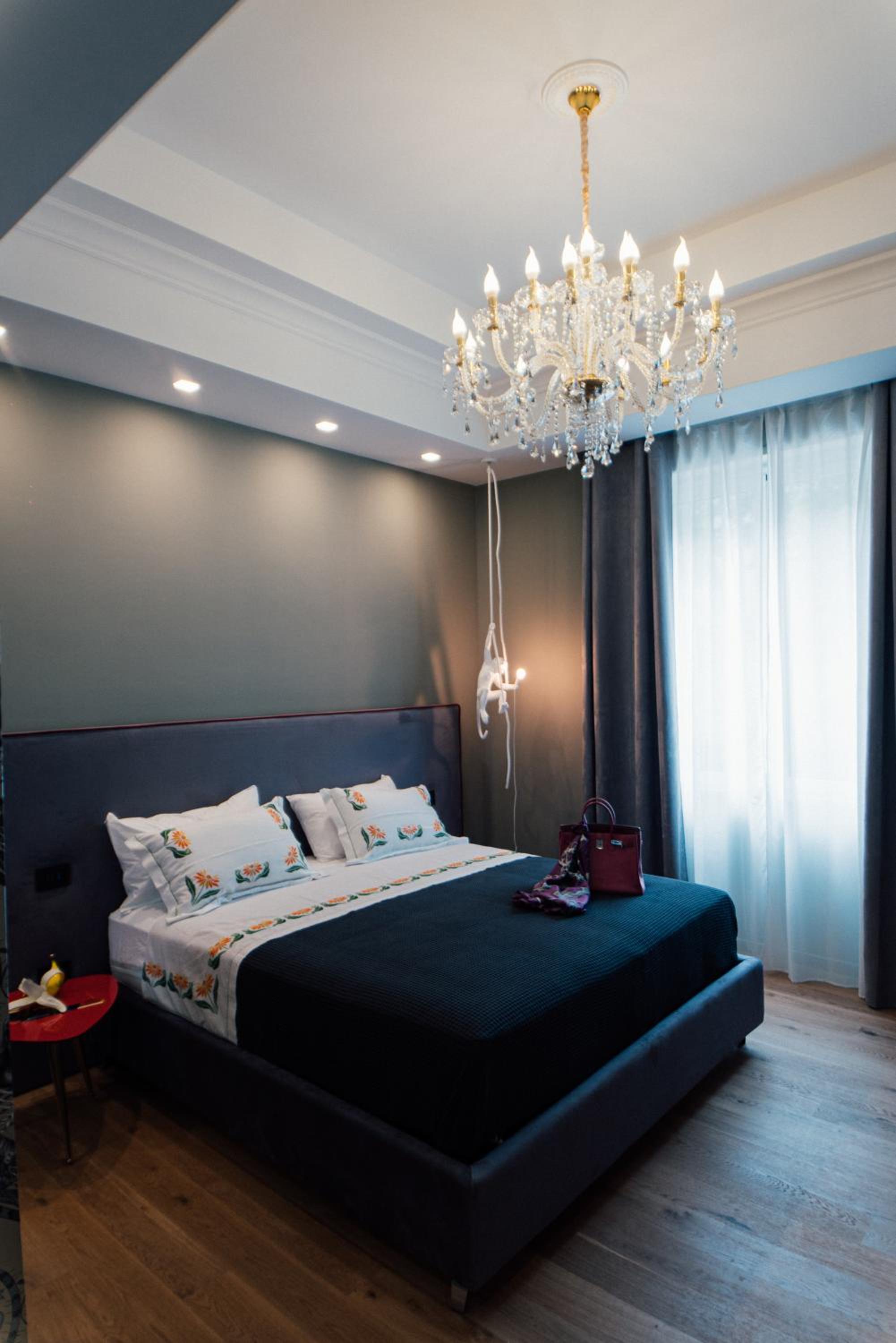 Deluxe Suite with Spa Bath - Photo 23