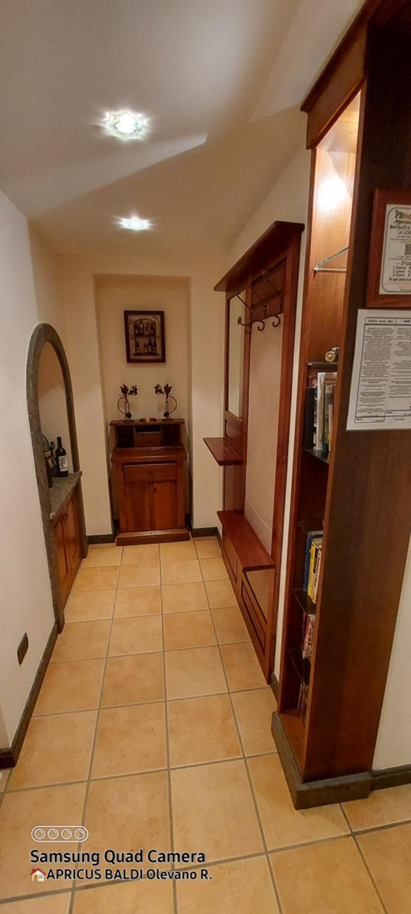 Apartment with Terrace - Photo 19
