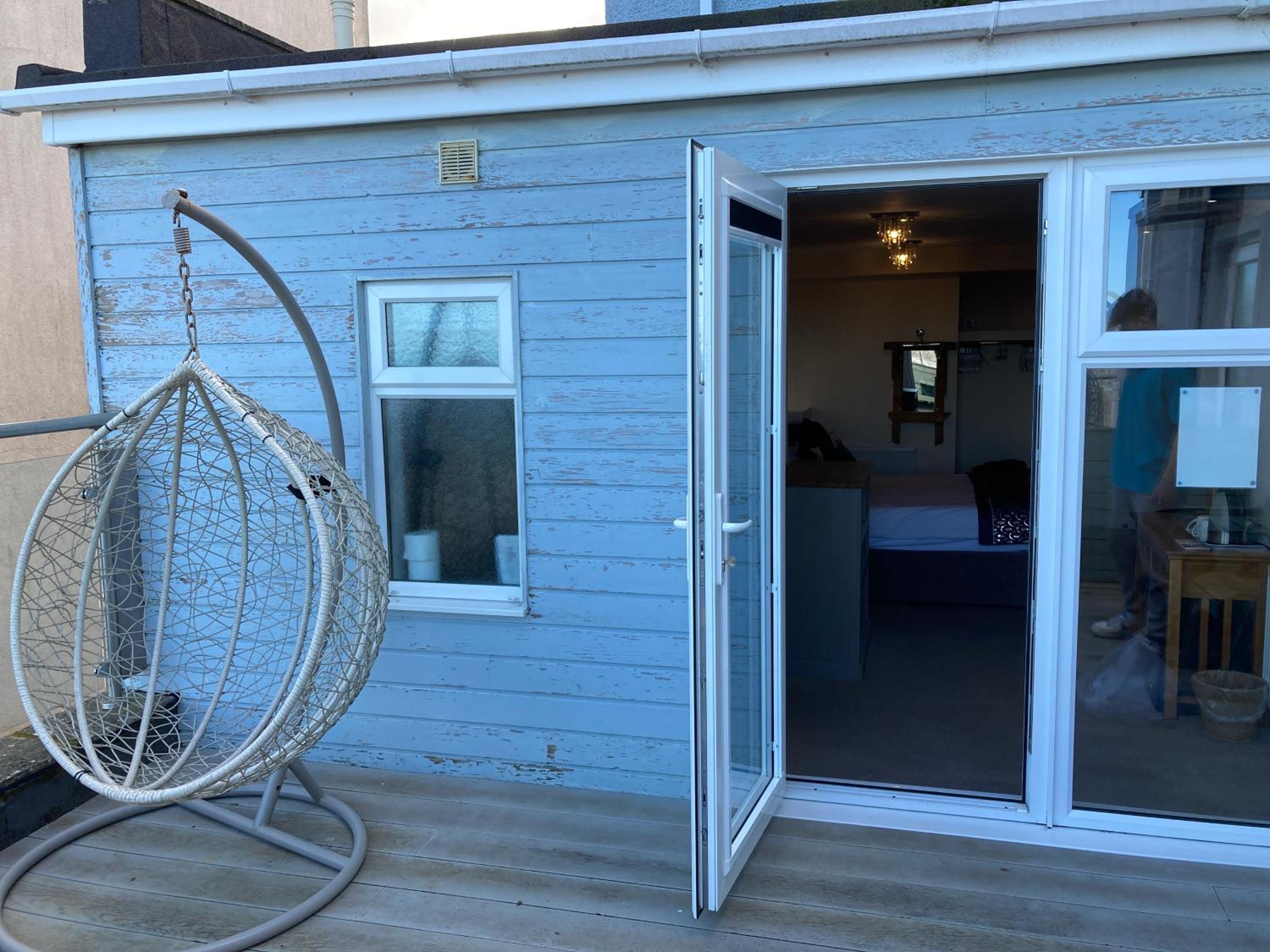 Superior Sea View Super King Size with Decking  - Photo 10