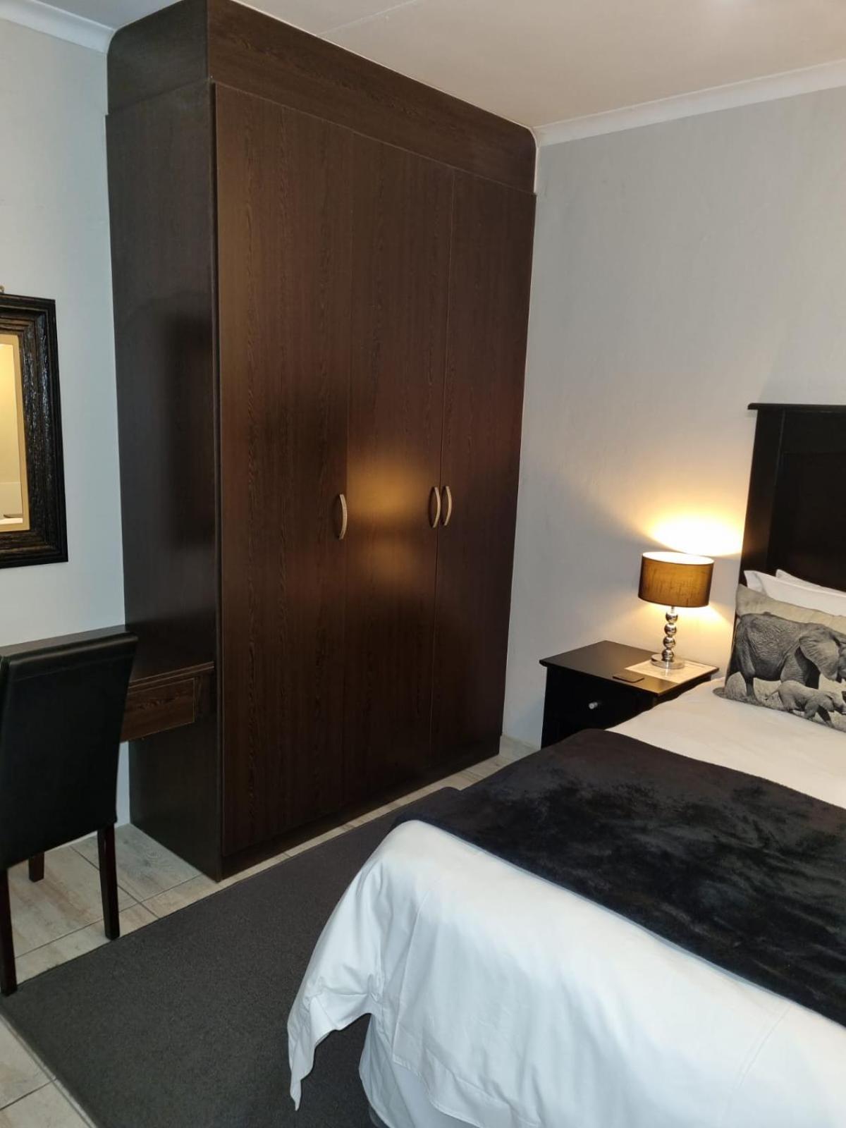 Classic Double Room - Photo 4