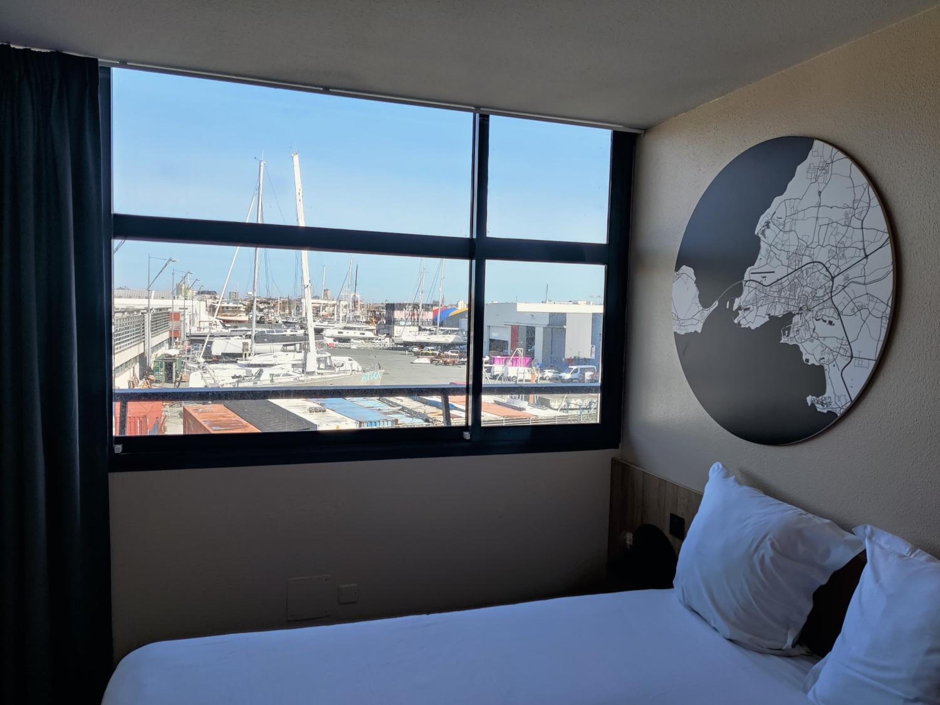 Triple Room (2 Adults + 1 Child) photo 2