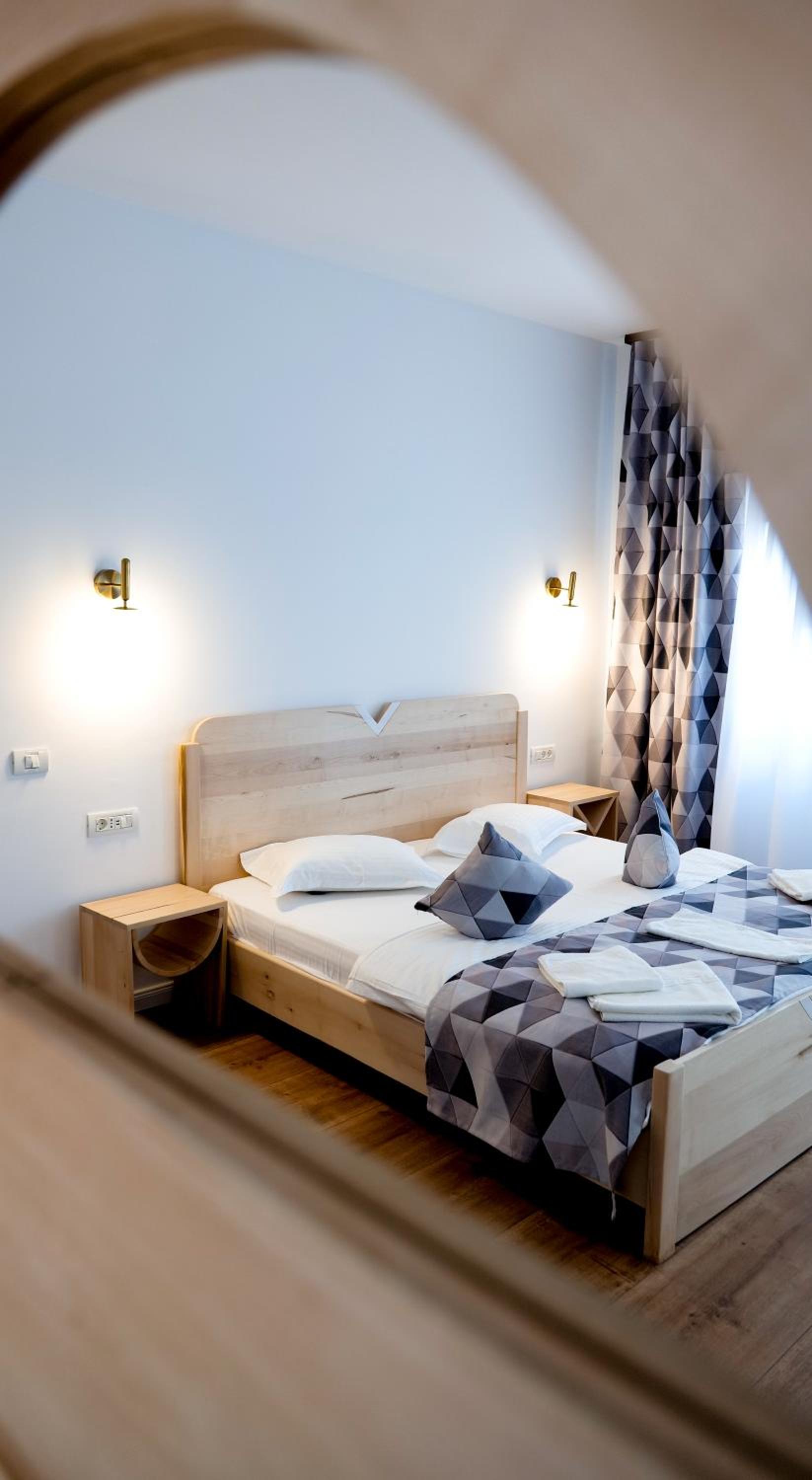 Deluxe Family Room - Photo 13