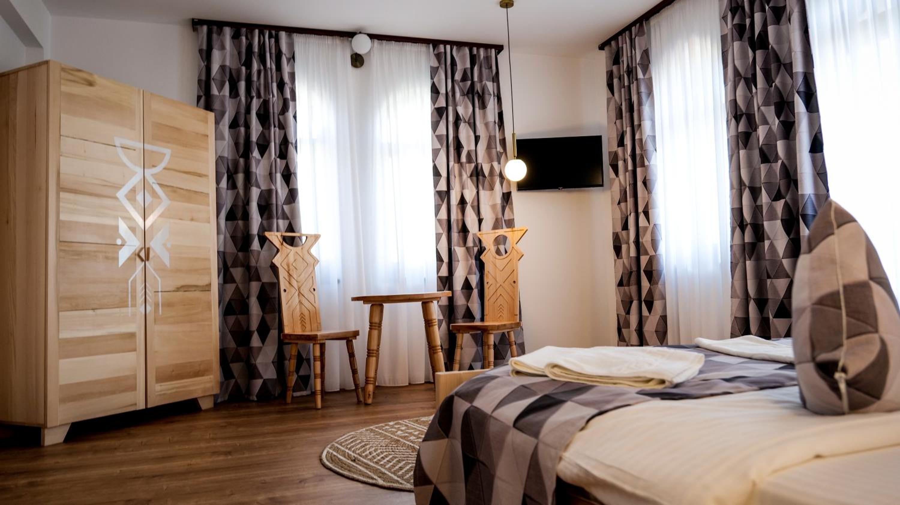 Deluxe Family Room - Photo 9