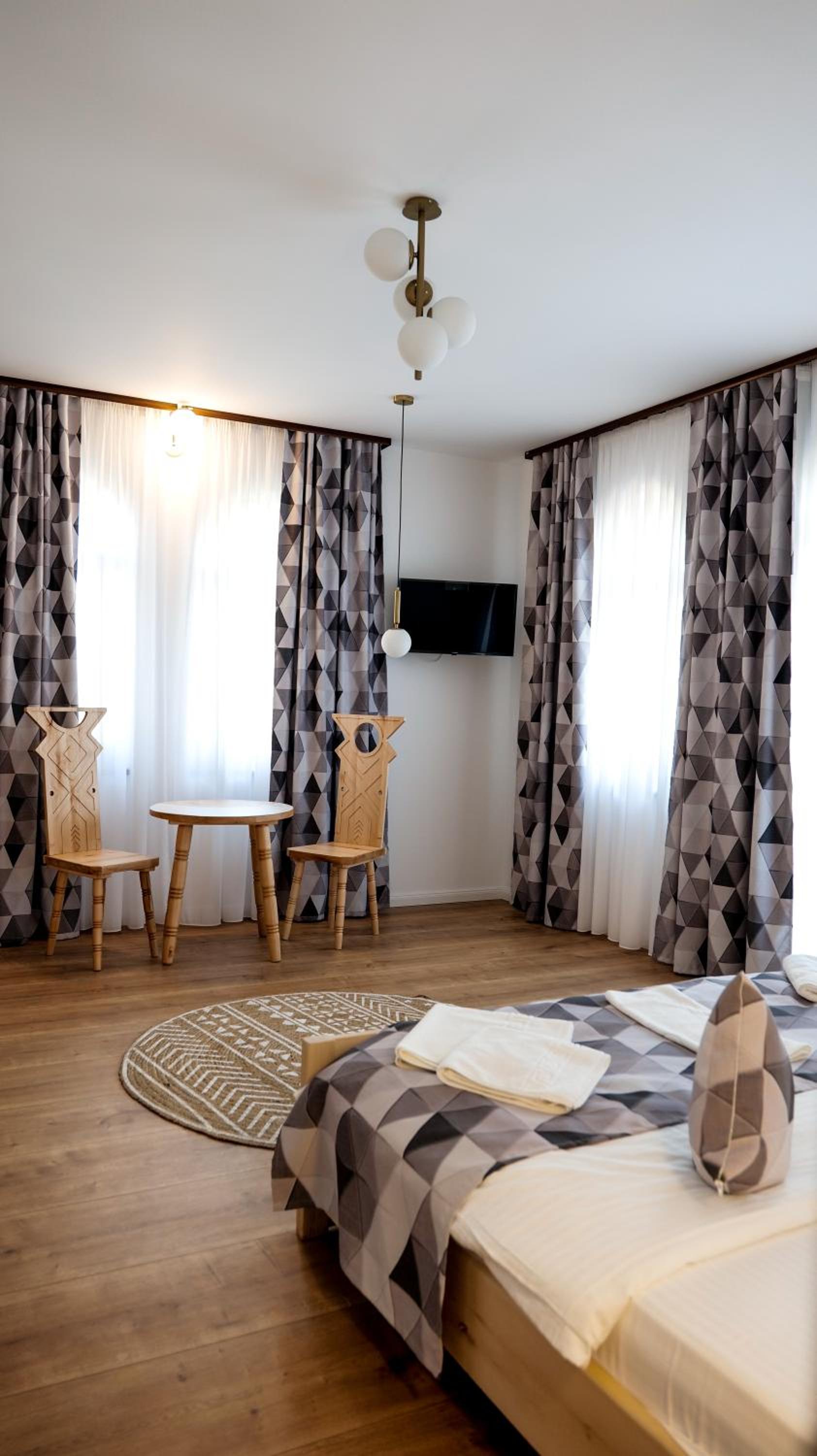 Deluxe Family Room - Photo 3