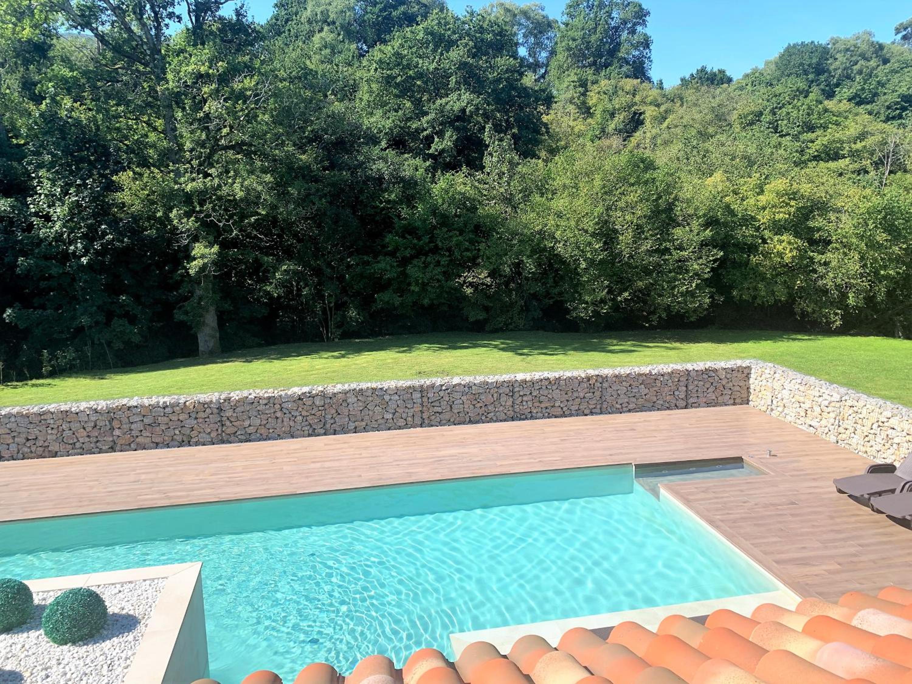 Apartment with Pool View  photo 2