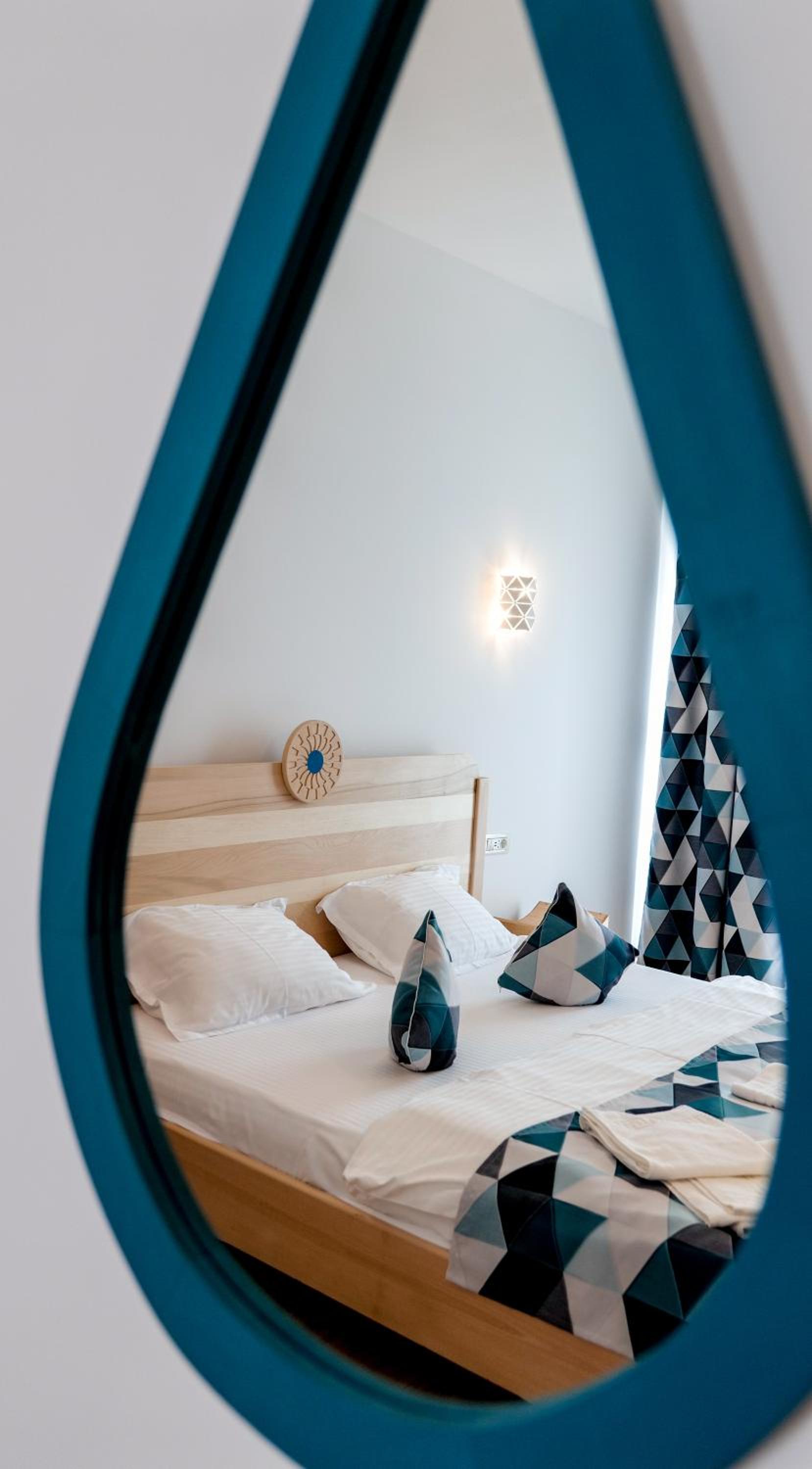 King Room with Balcony - Photo 2