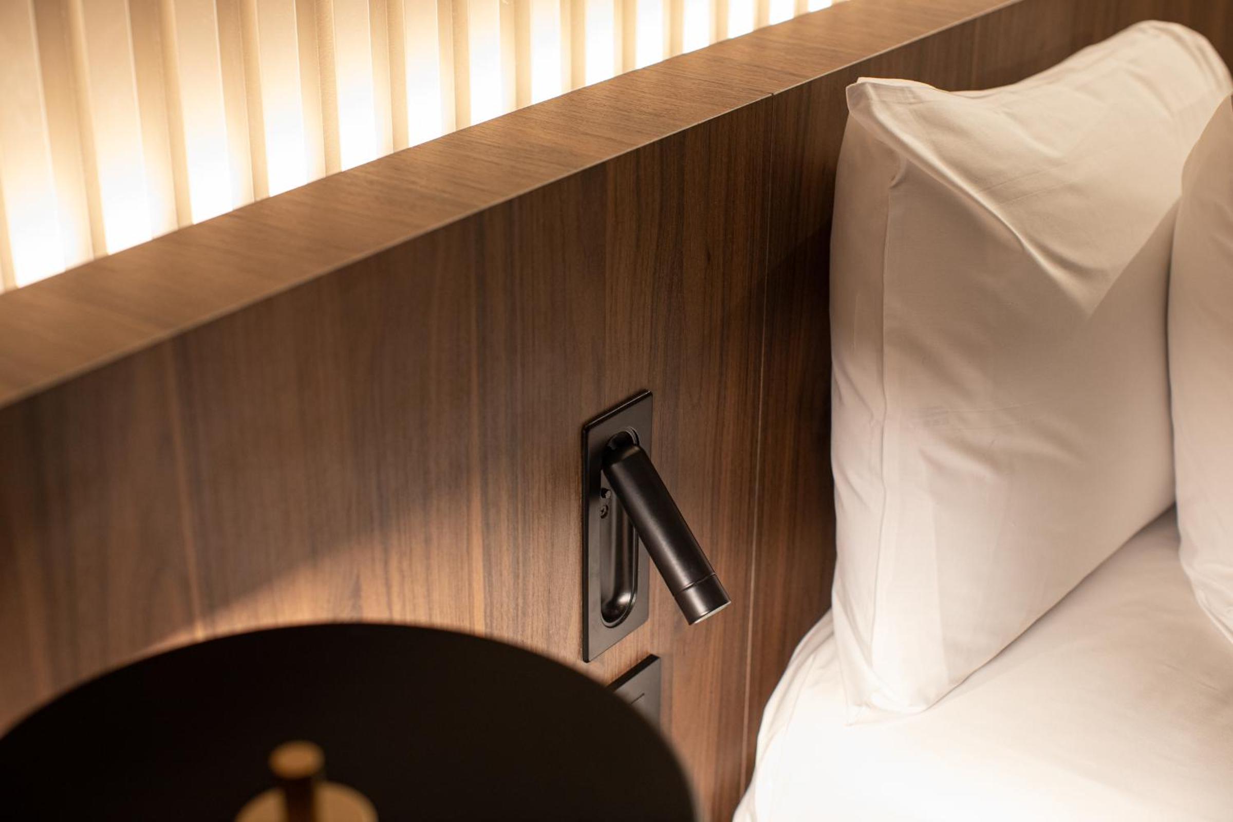 Deluxe Double or Twin Room - Photo 9