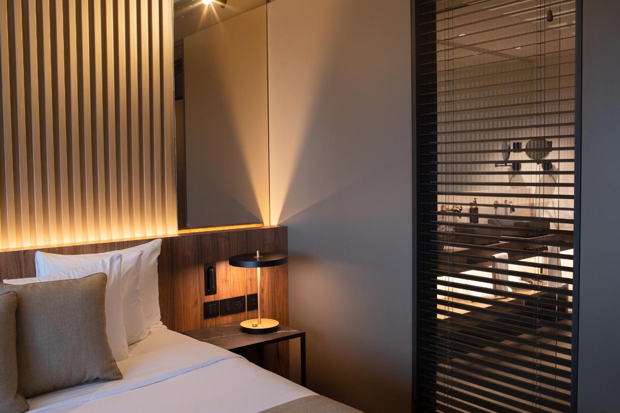 Deluxe Double or Twin Room - Photo 7