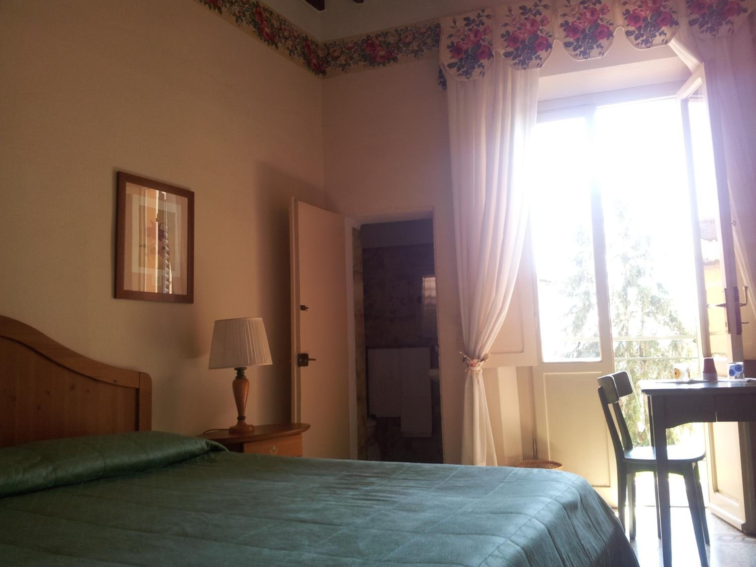 Double Room with Shared Shower photo 1