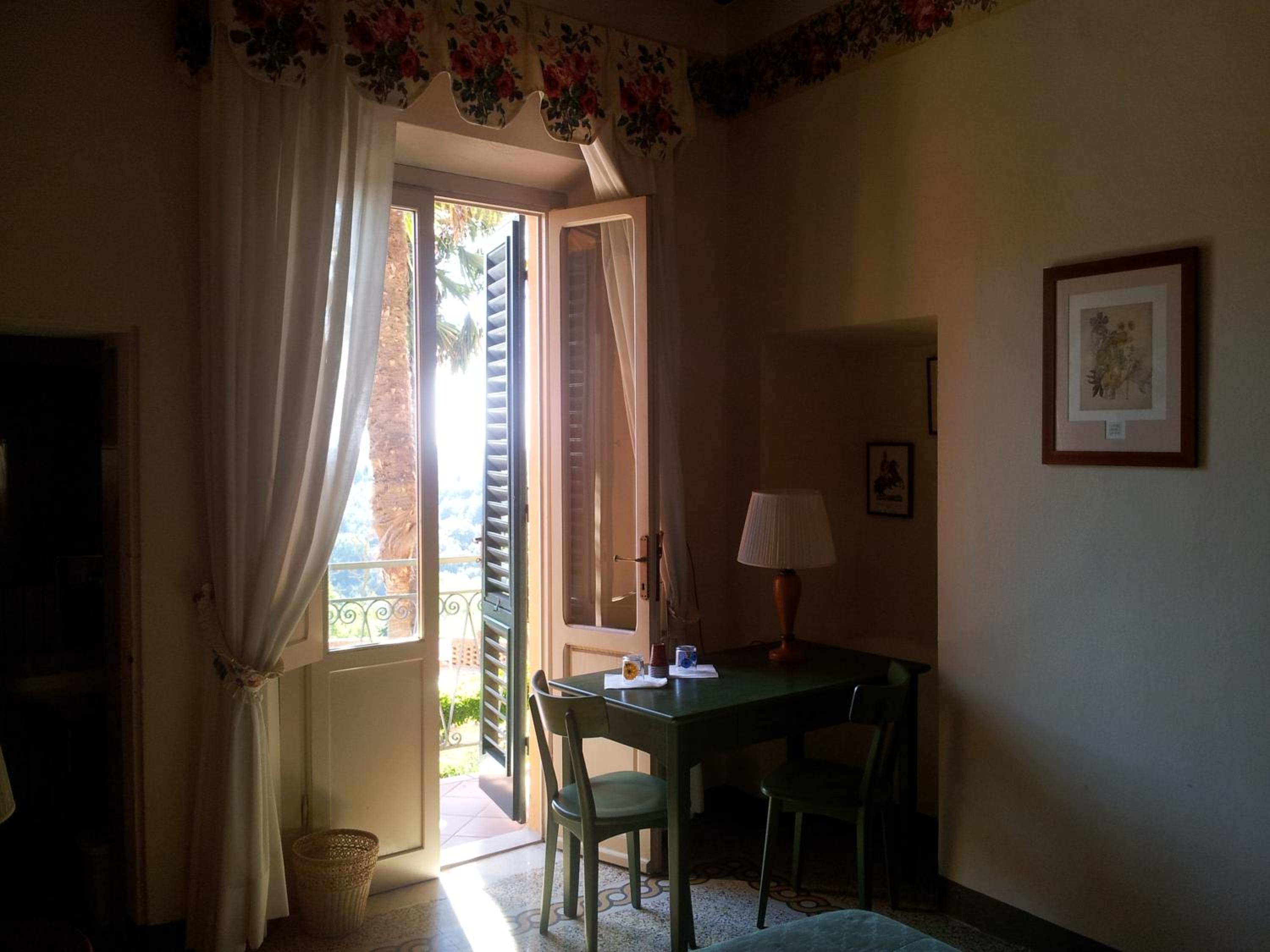Double Room with Shared Shower photo 3