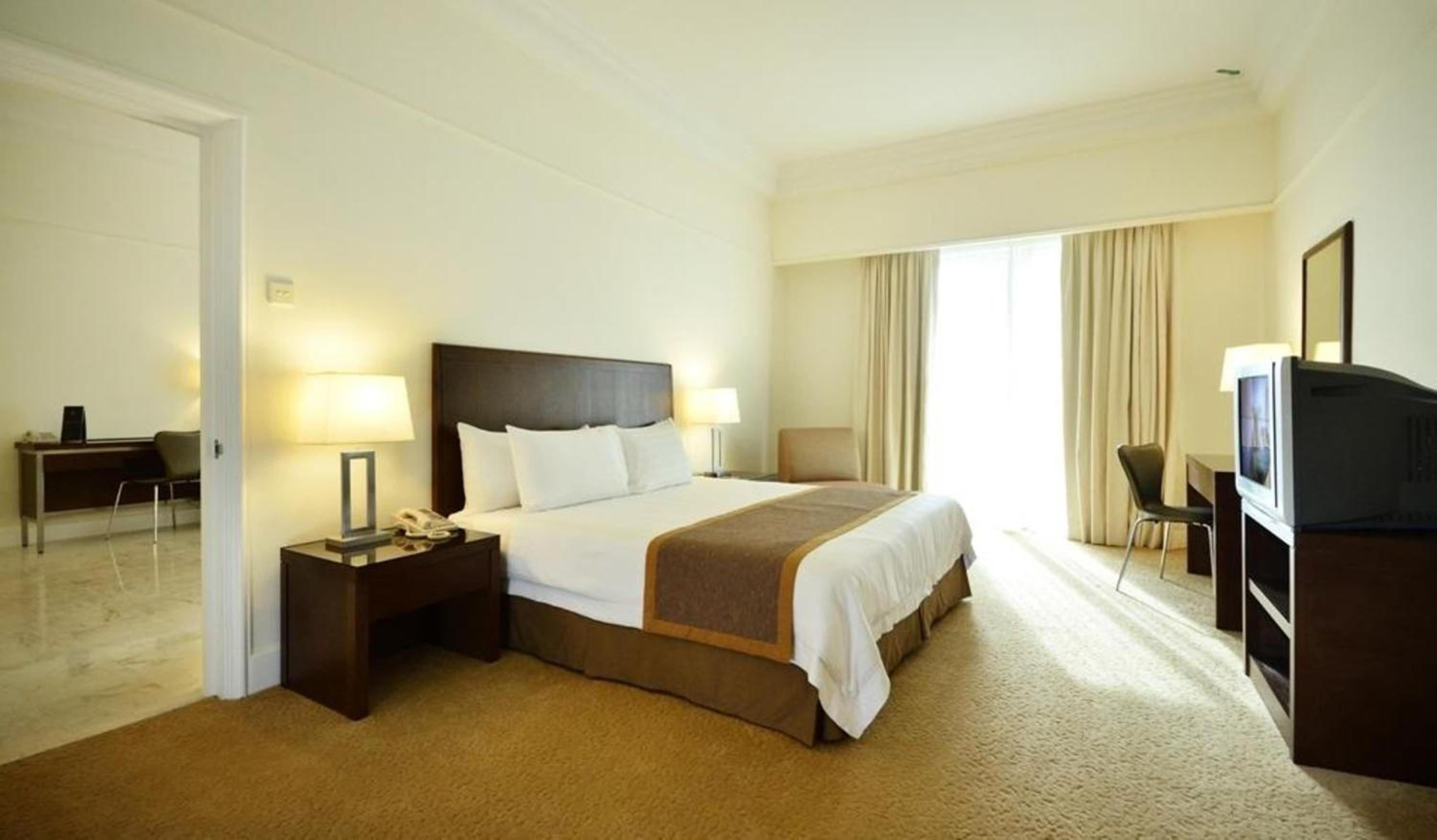One Bedroom Premier photo 2