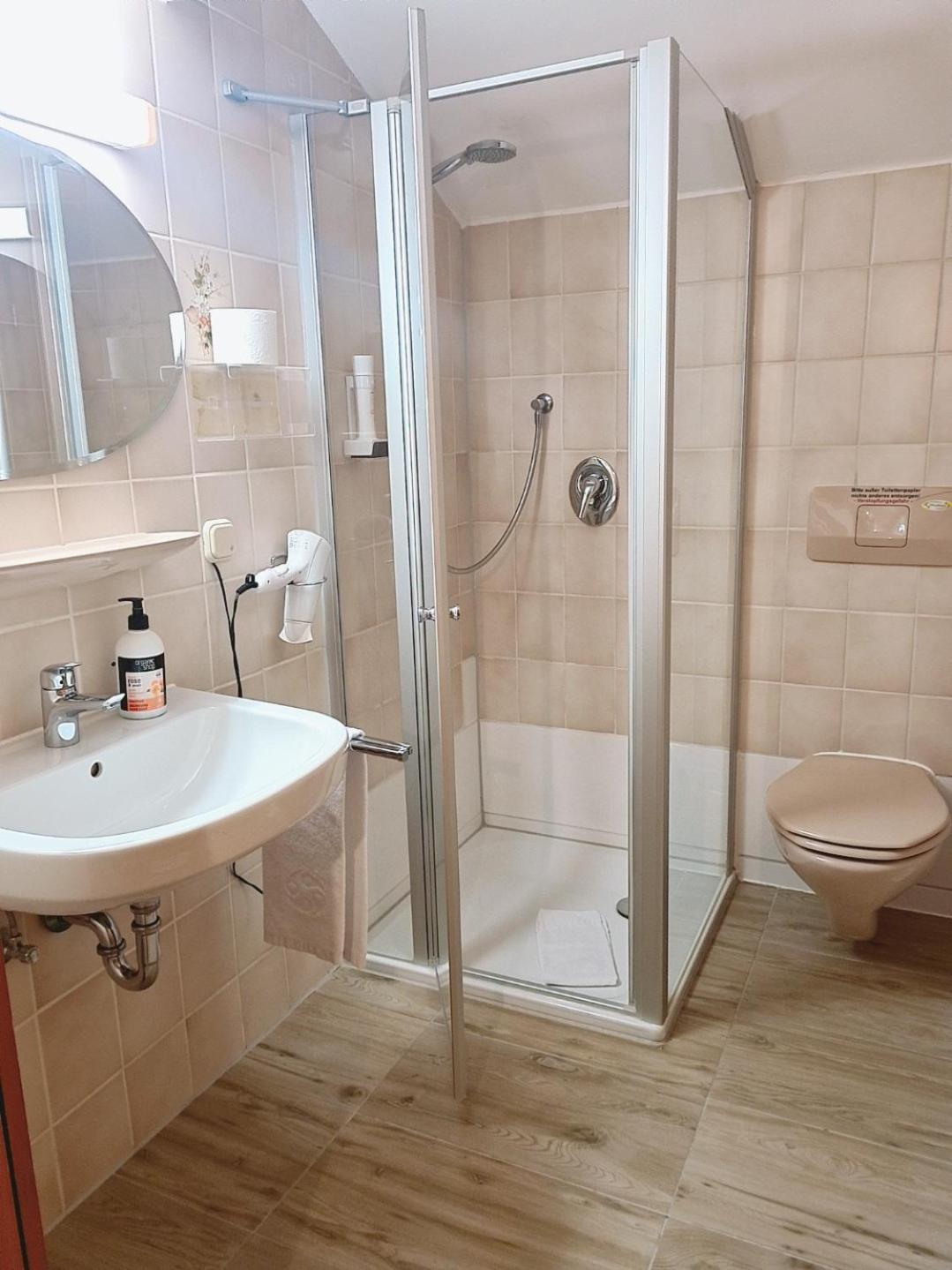 Double Room - Photo 4