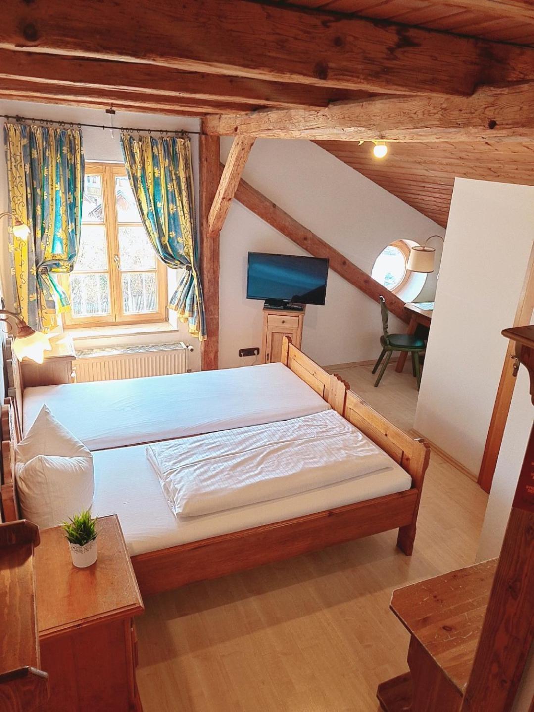 Double Room - Photo 8