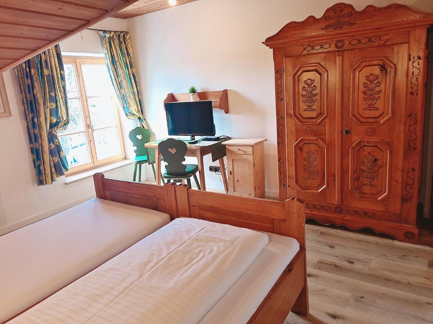 Double Room - Photo 9