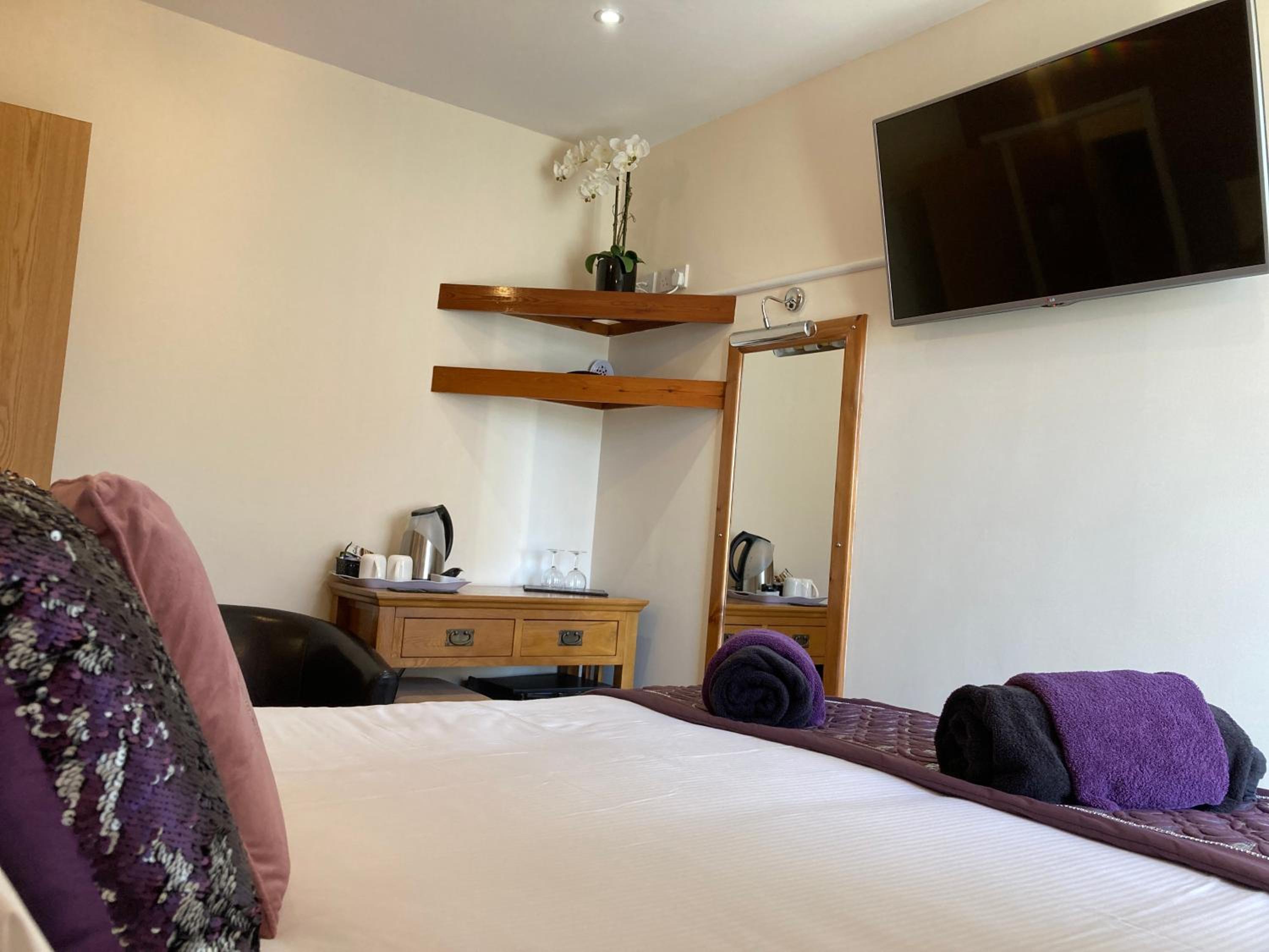 Deluxe Double Room - Photo 8
