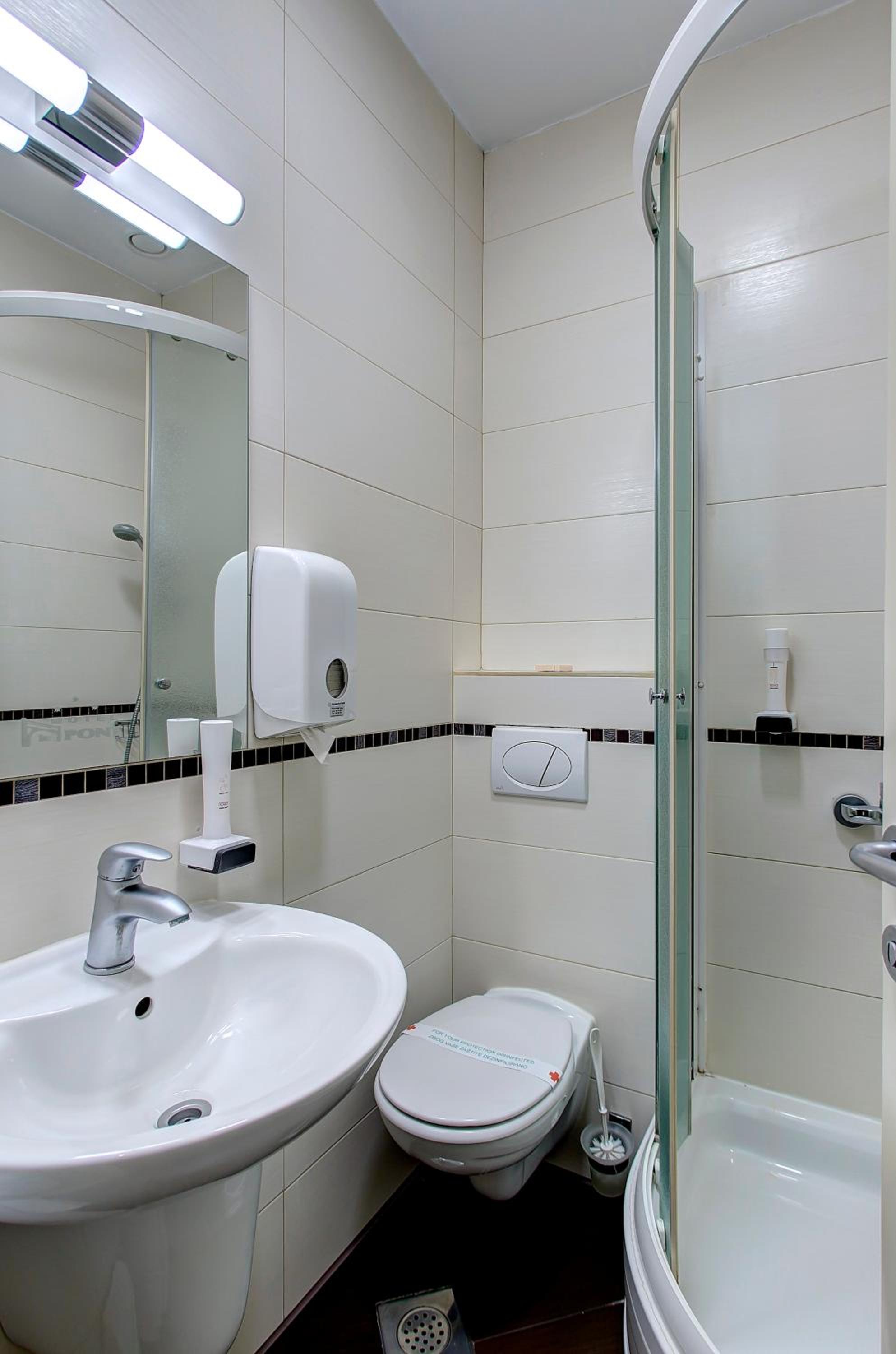 Standard Double Room - Photo 1