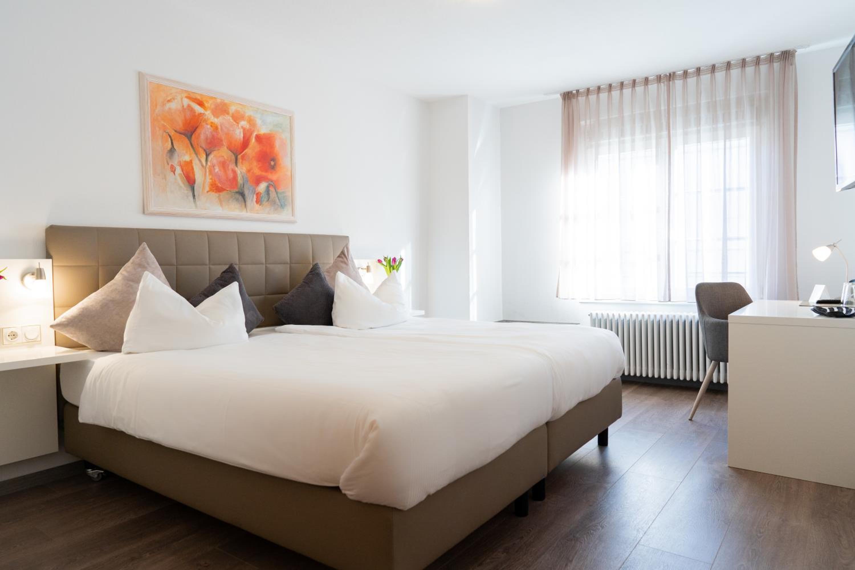 Double Room with Private Bathroom - Photo 1