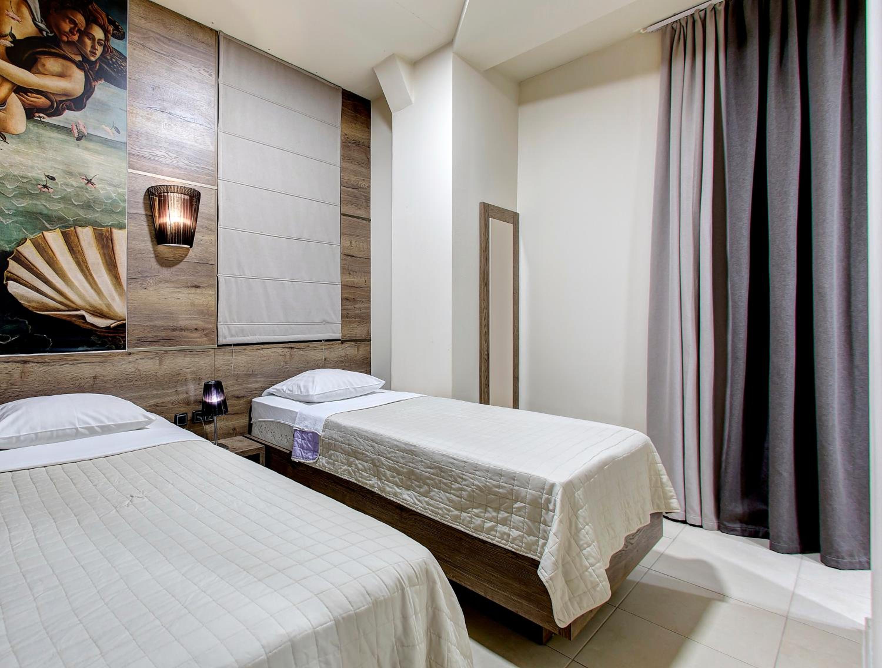 One-Bedroom Suite - Photo 3