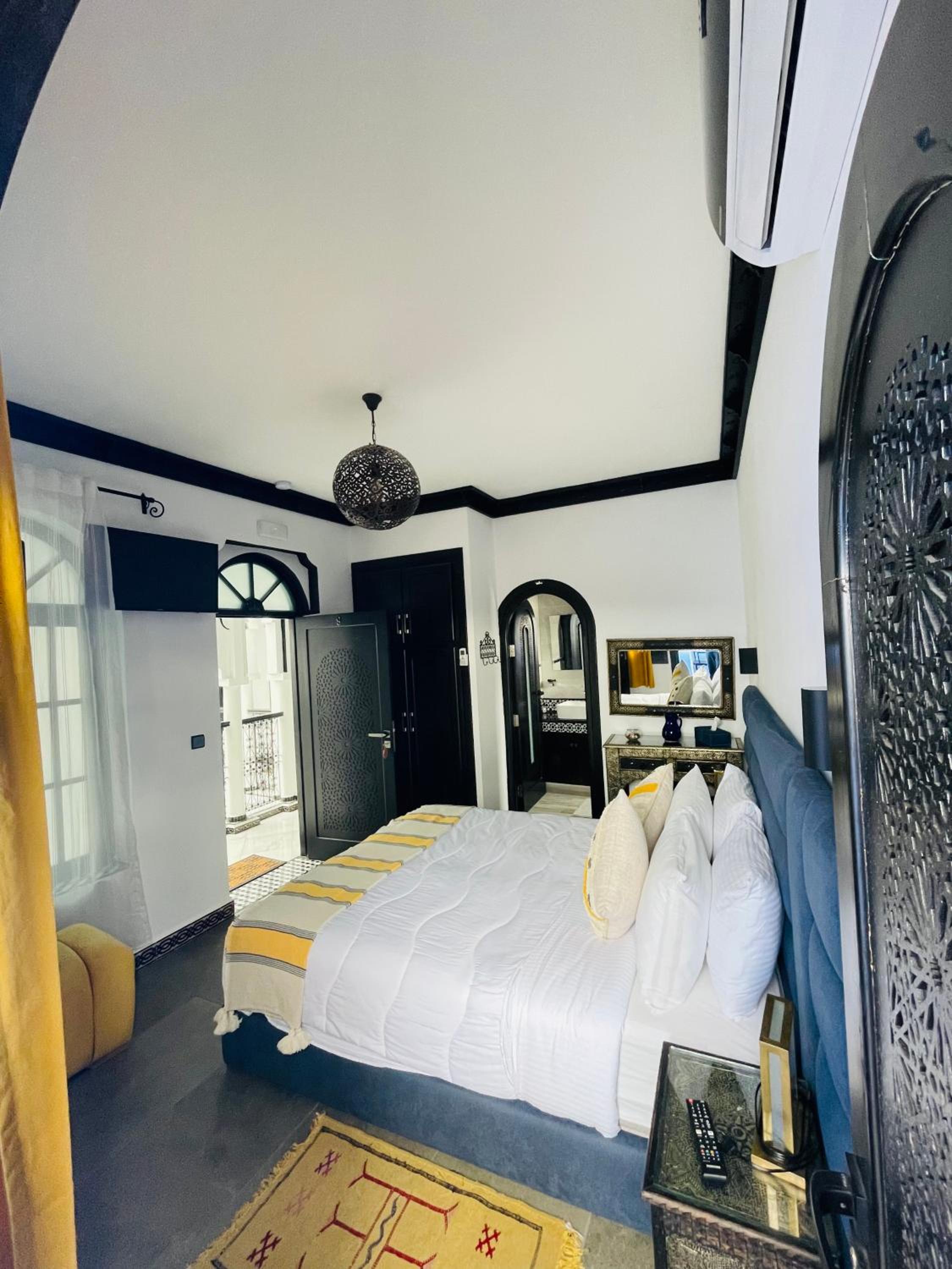 Double or Twin Room with Balcony - Photo 26