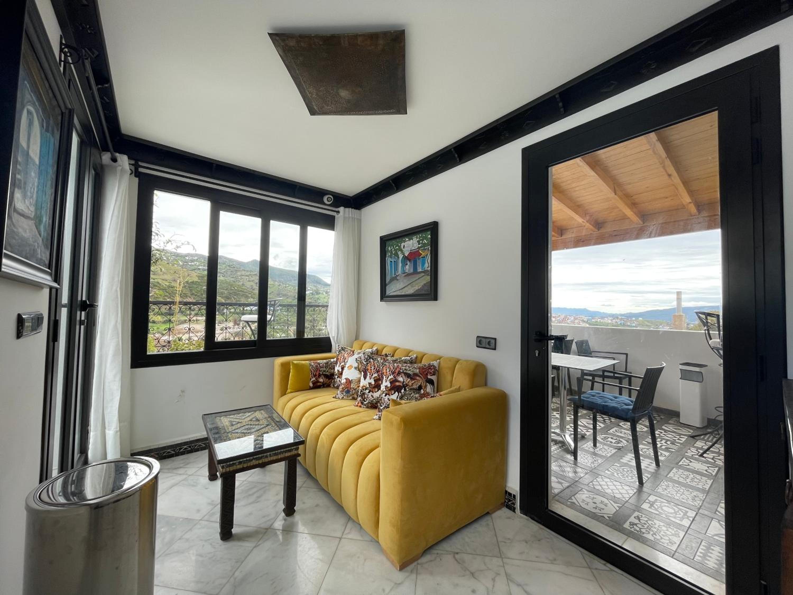 Double or Twin Room with Balcony - Photo 4
