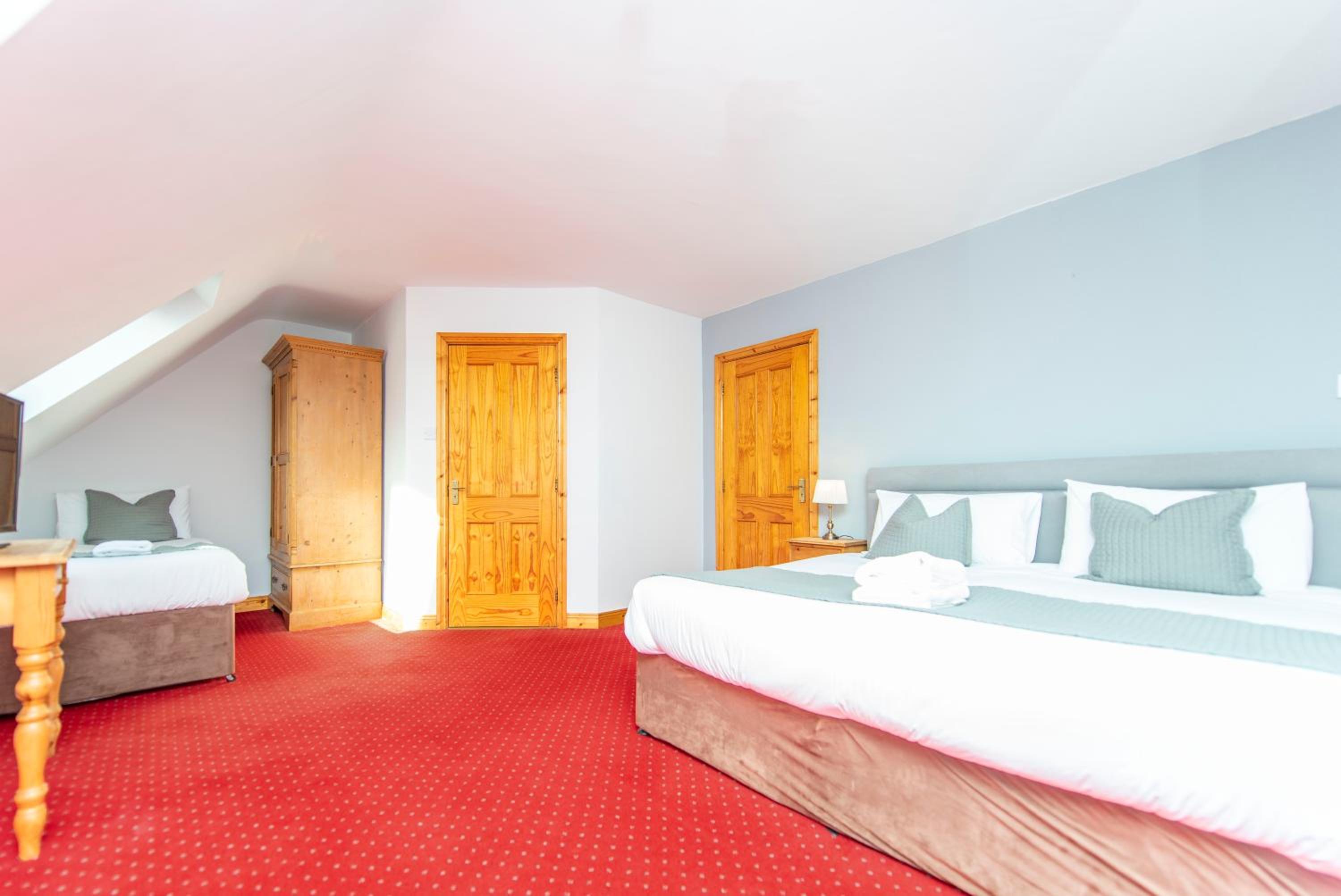 Basic Triple Room photo 1