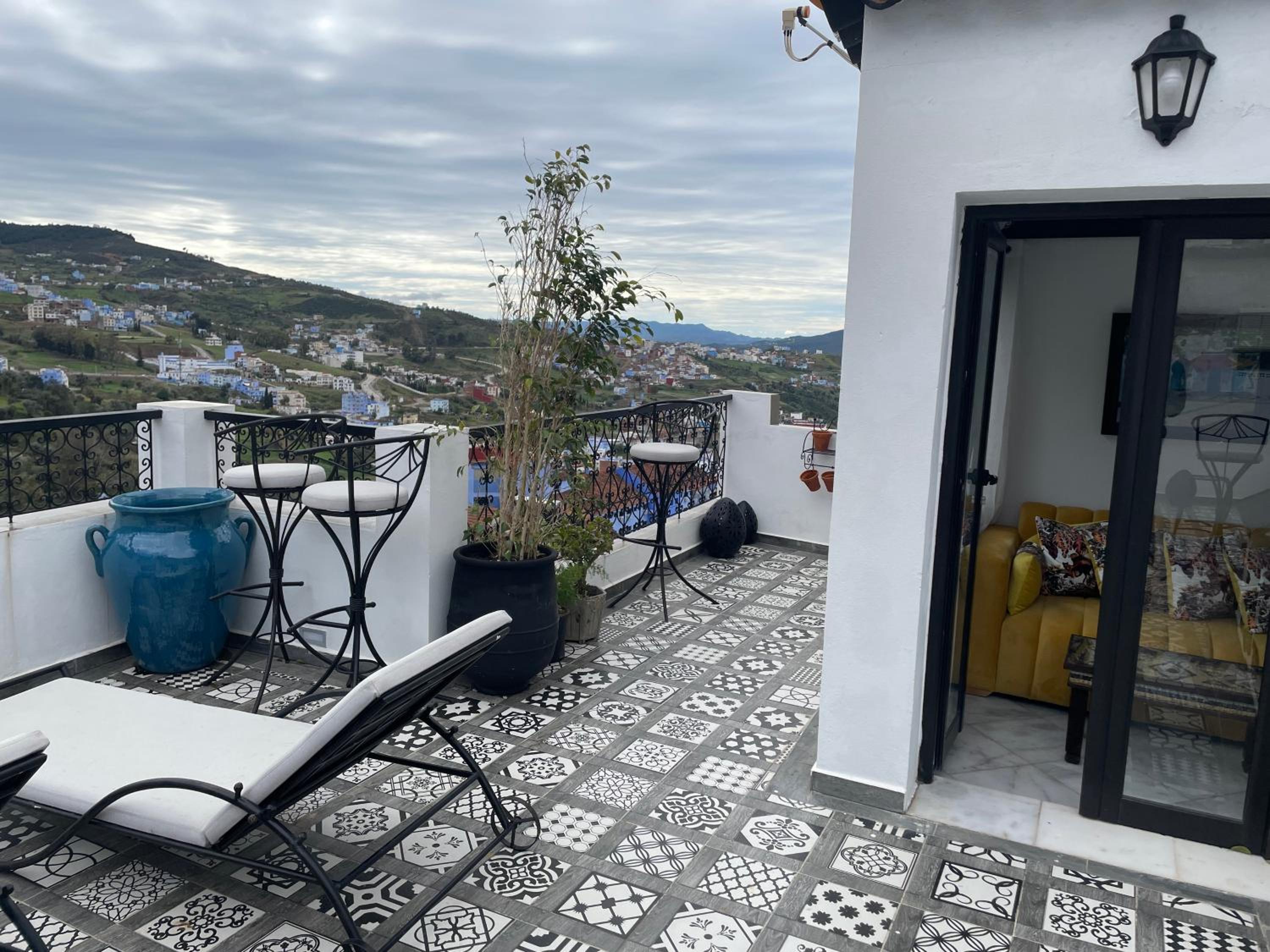 Double or Twin Room with Balcony - Photo 11