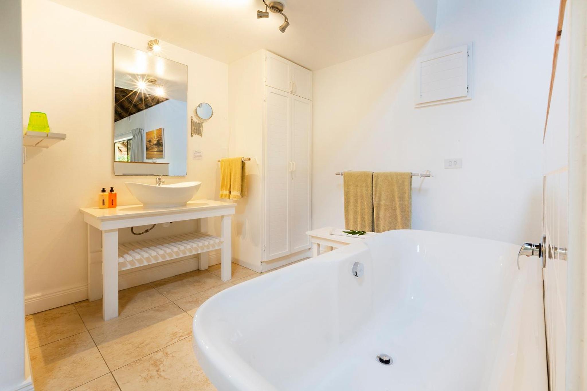 Superior Suite - Photo 7